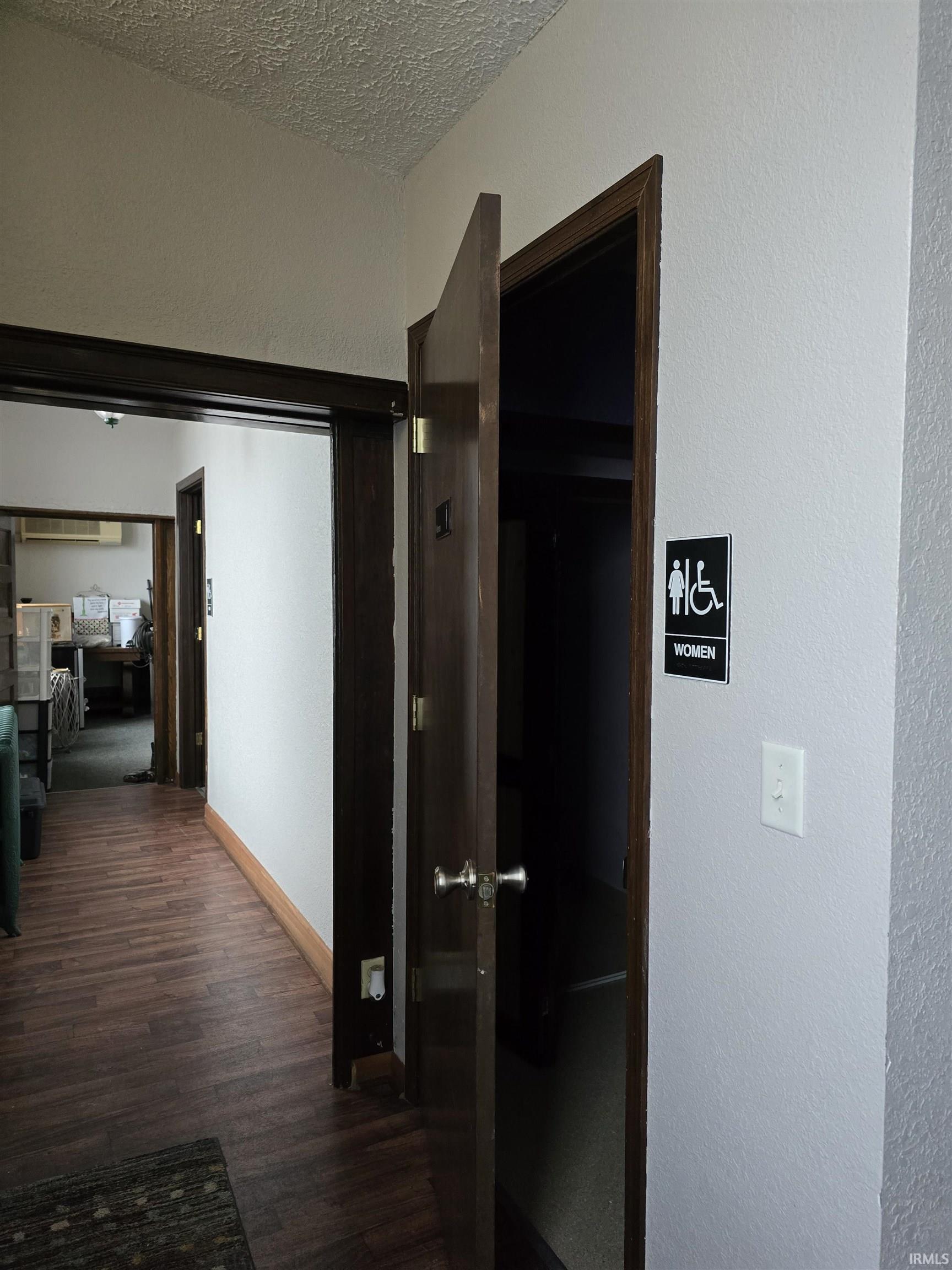 Photo 9 of 321 E Mitchell Street