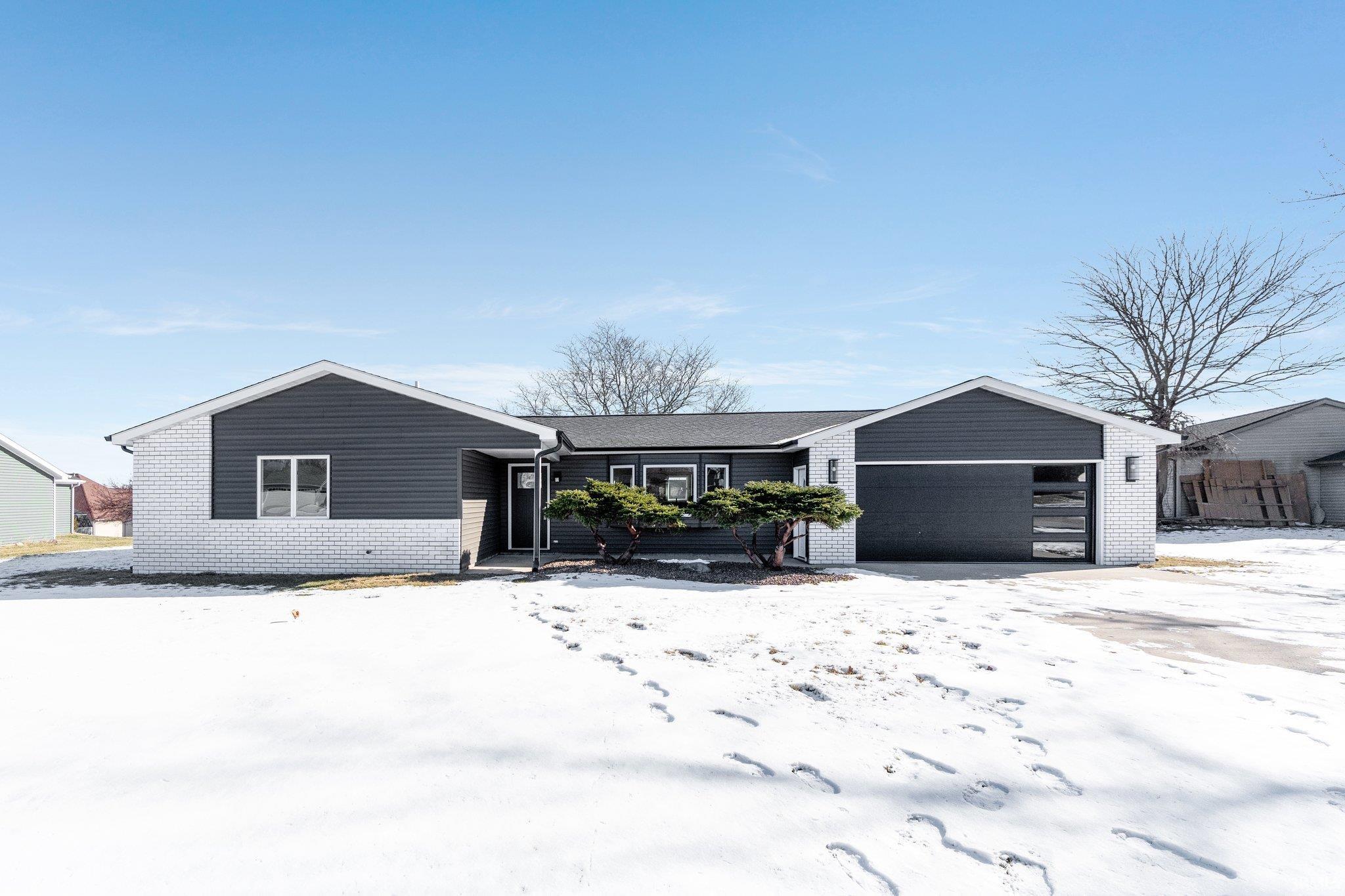 Photo 2 of 544 Timberlane Drive