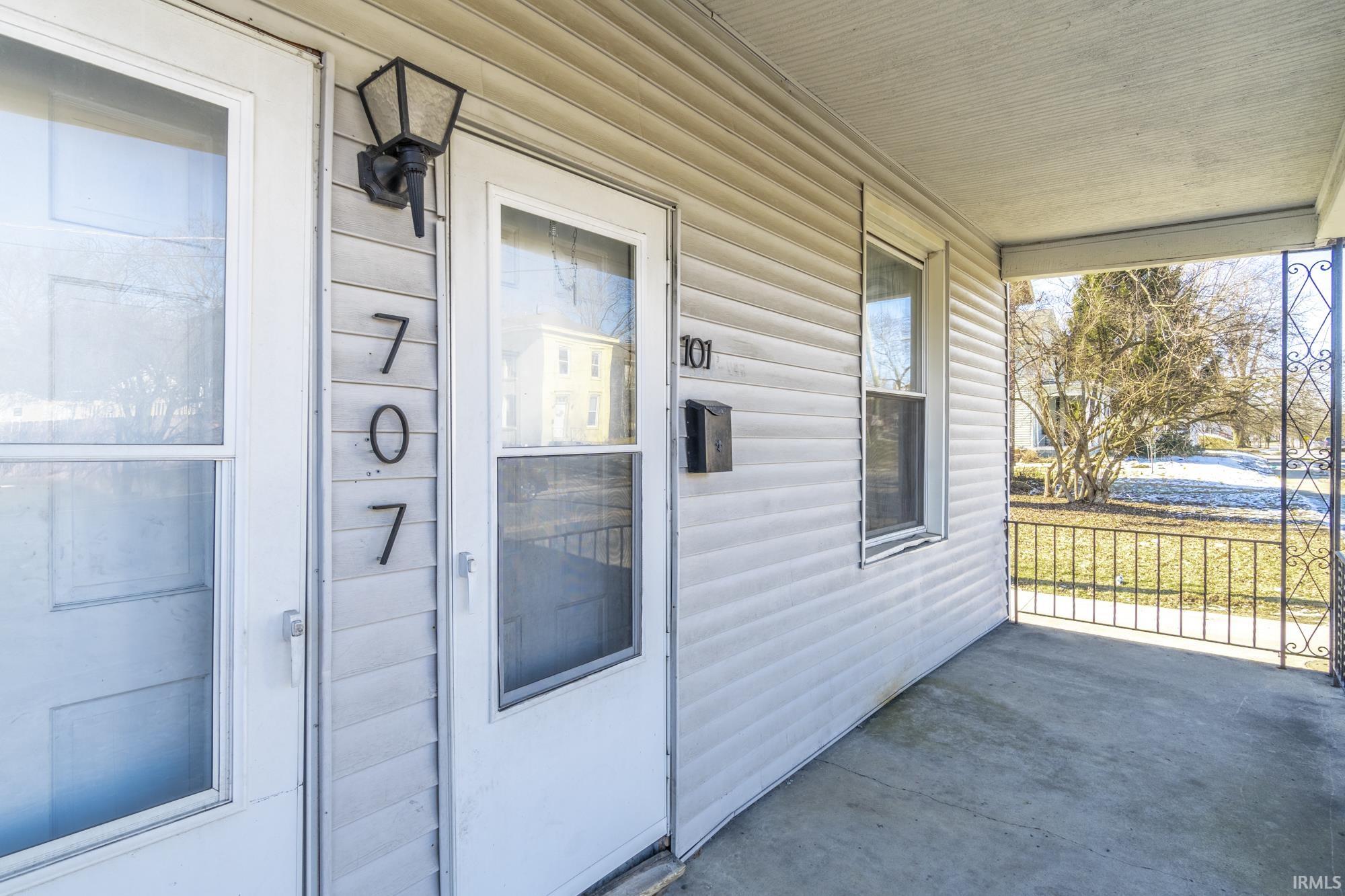 Photo 10 of 707 W Creighton Avenue