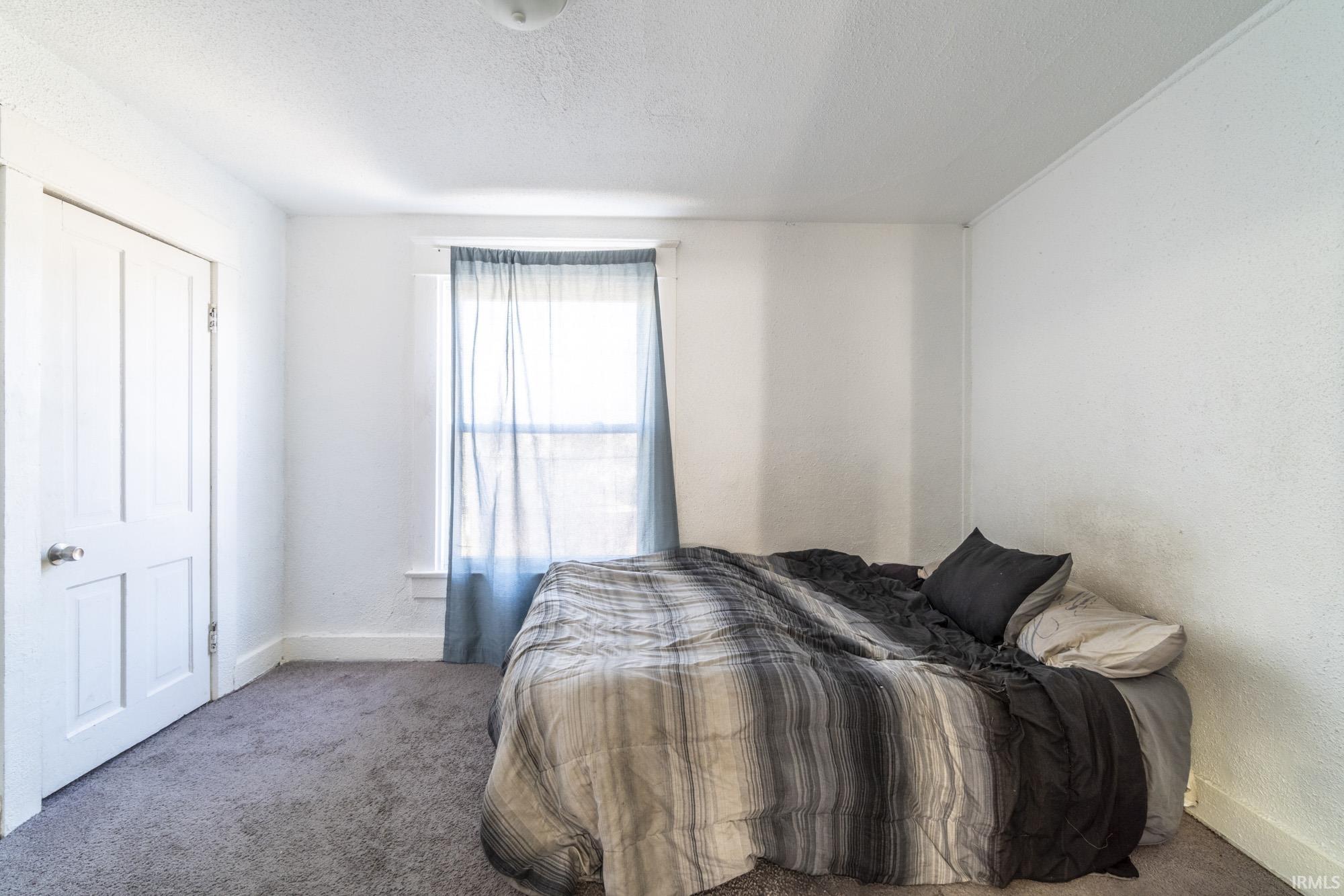 Photo 18 of 707 W Creighton Avenue