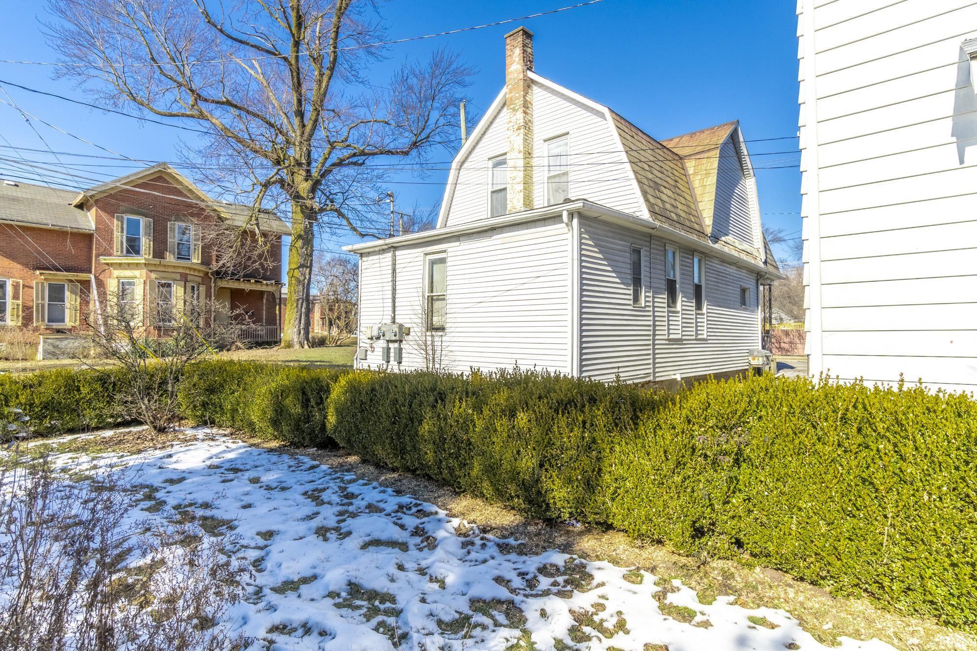 Photo 9 of 707 W Creighton Avenue