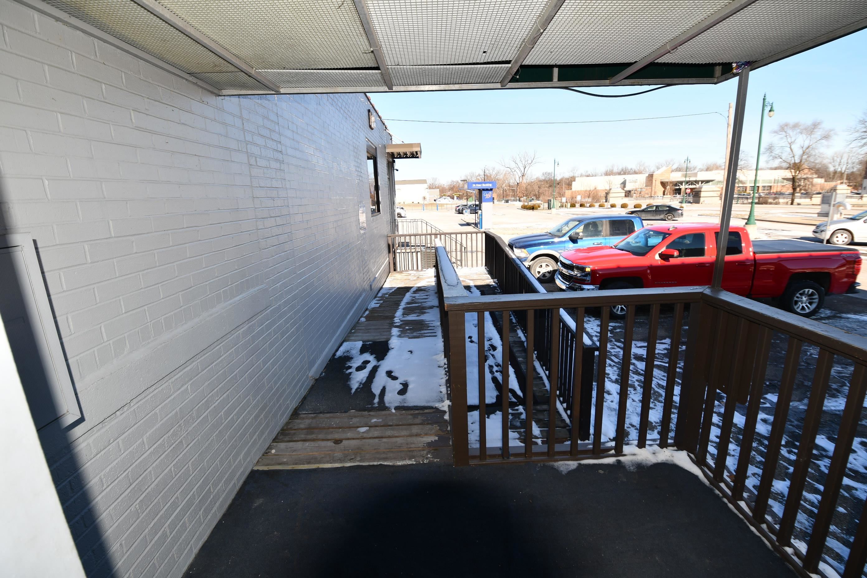 Photo 5 of 112 E Lexington Avenue