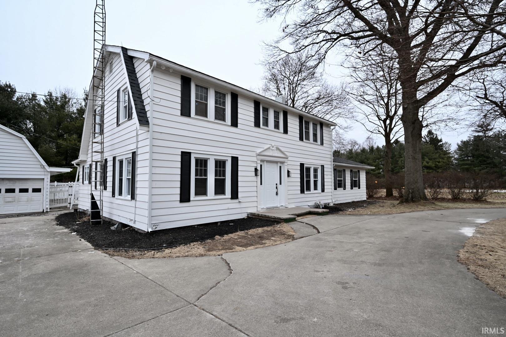 Photo 2 of 312 W Bristol Street