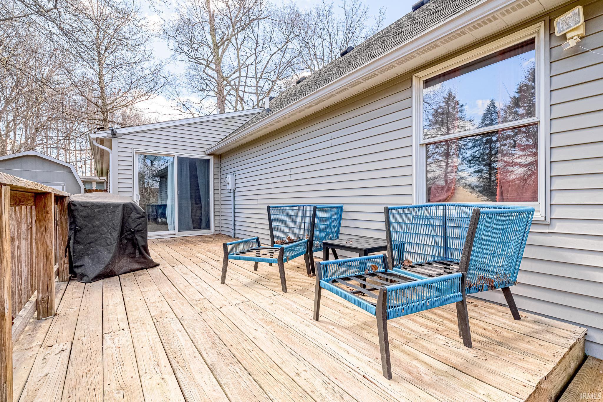 2042 S Maple Run