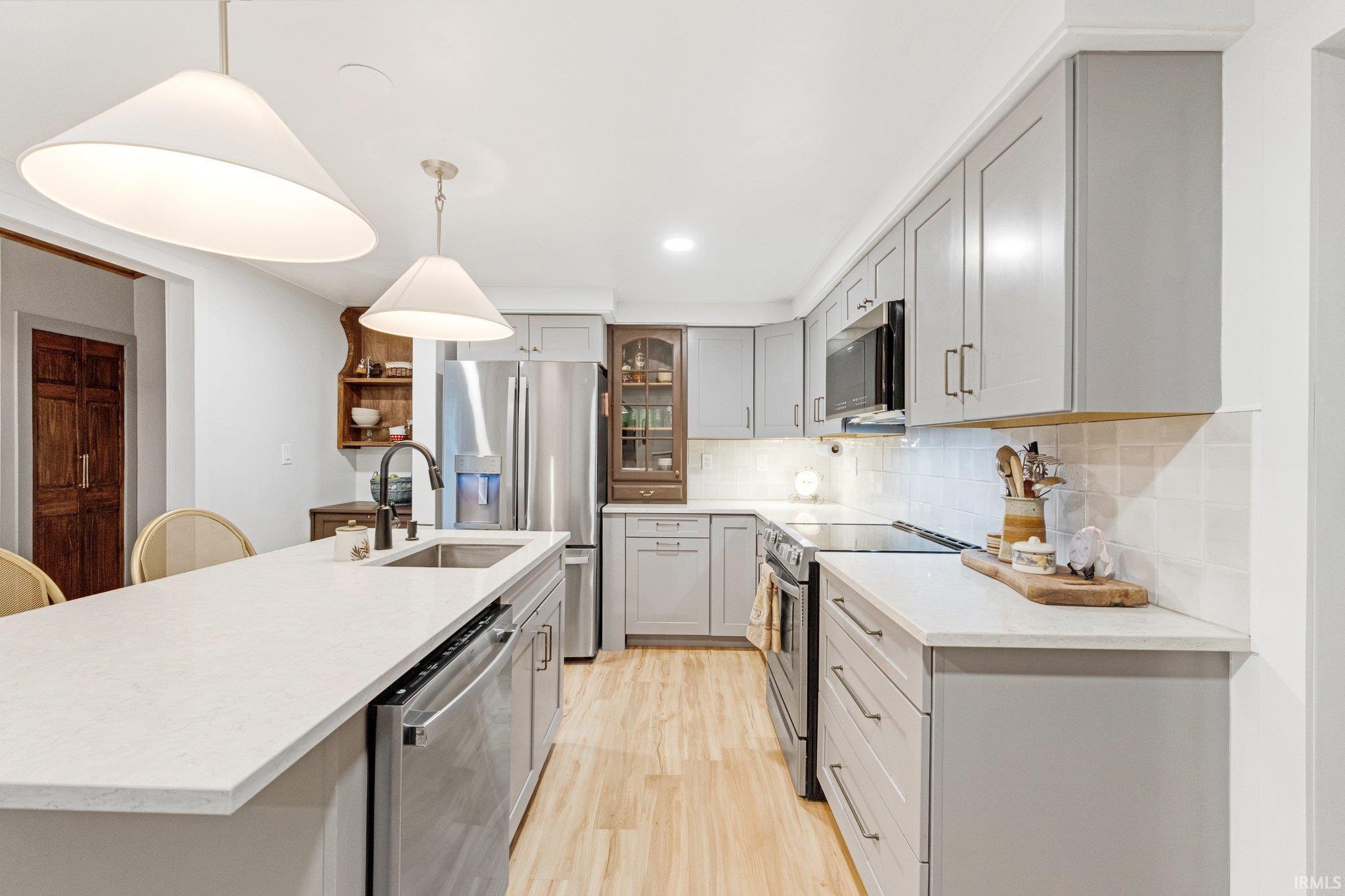 2042 S Maple Run