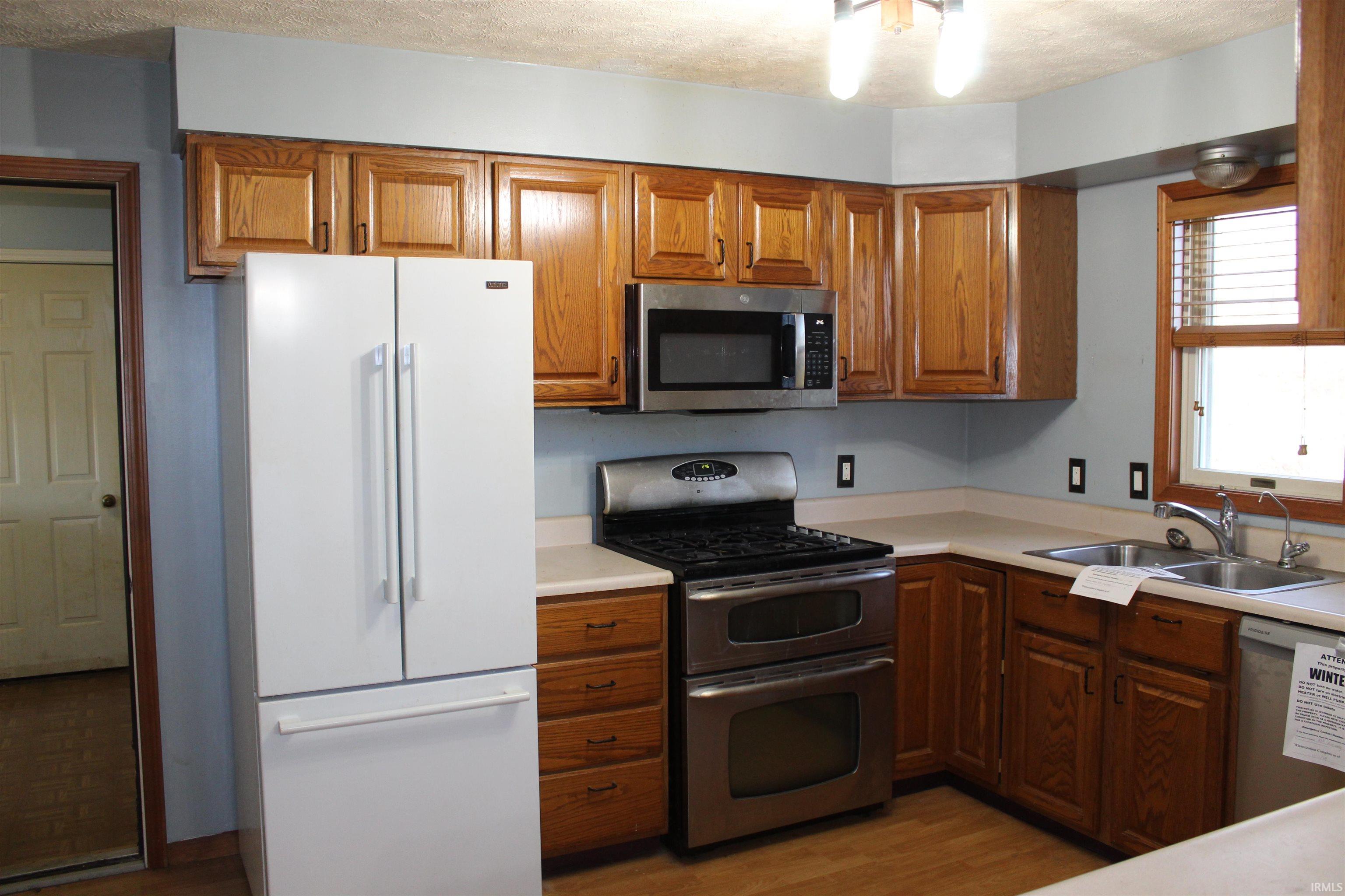 Photo 12 of 880 W Mashie Court