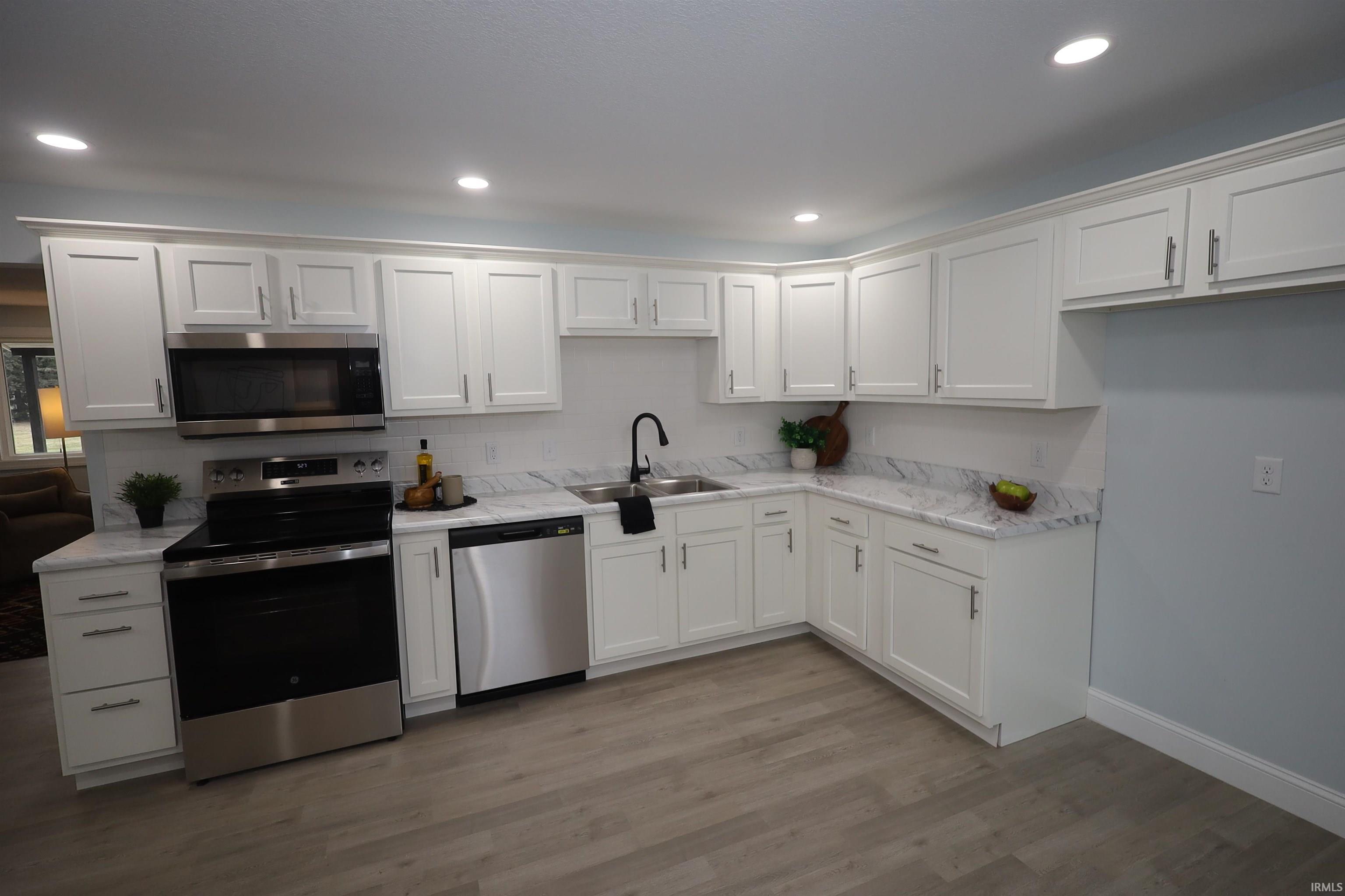 Photo 8 of 2325 Elyetta Street