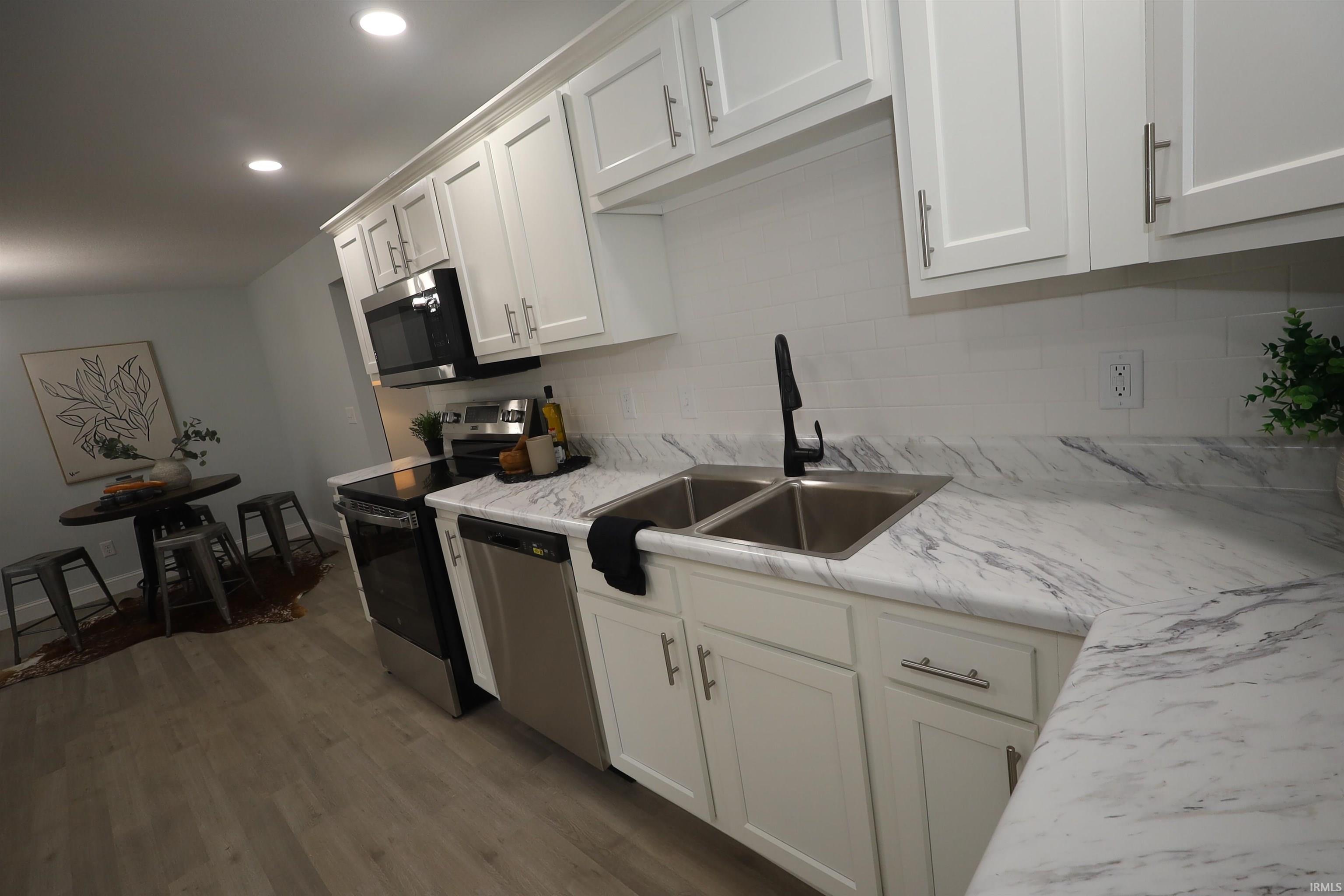 Photo 9 of 2325 Elyetta Street
