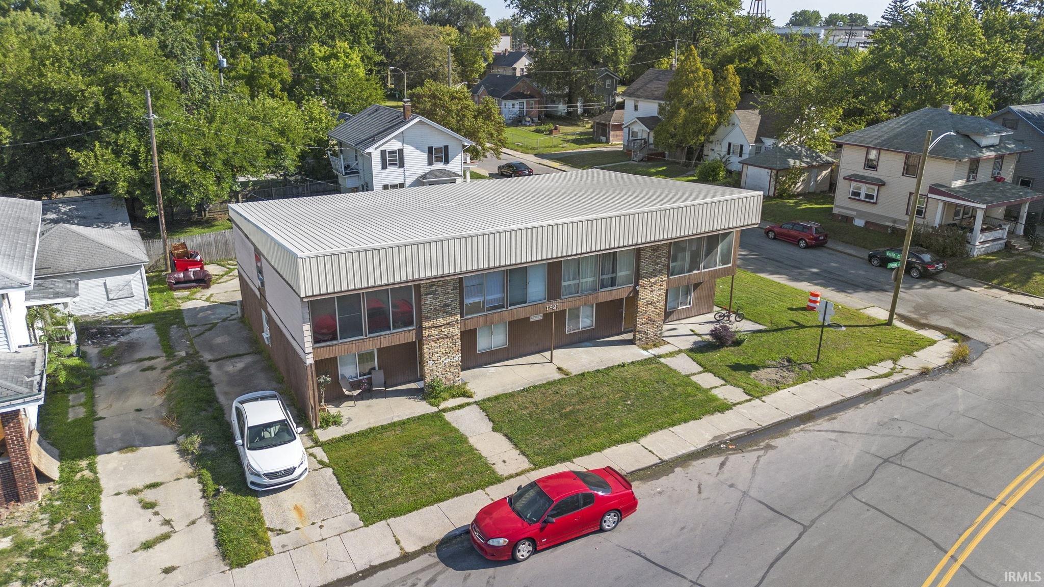 Photo 1 of 1821 E Pontiac Street