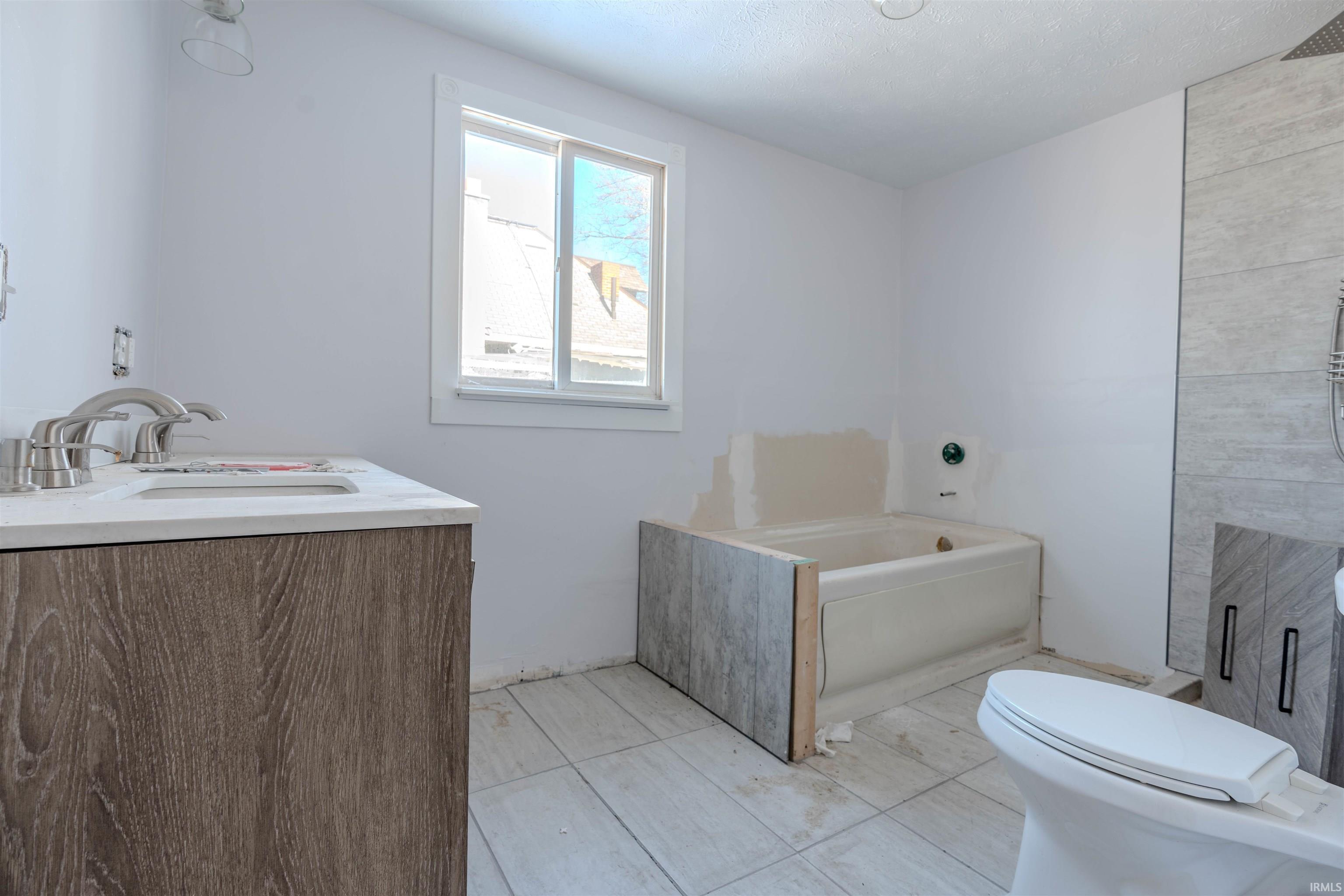 Photo 10 of 207 S Center Street
