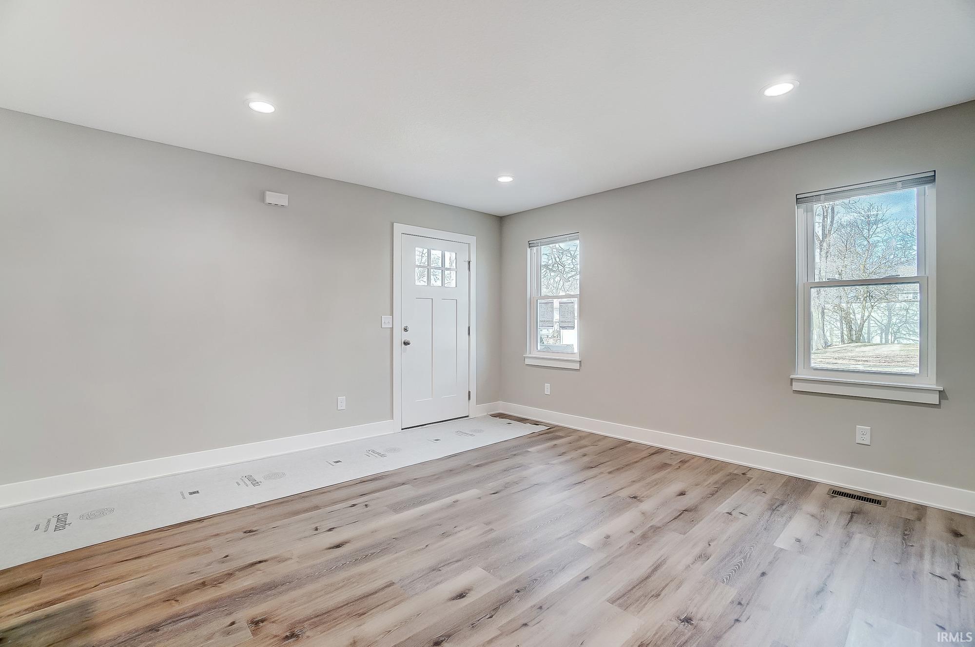 Photo 2 of 1249 Kinsmoor Avenue