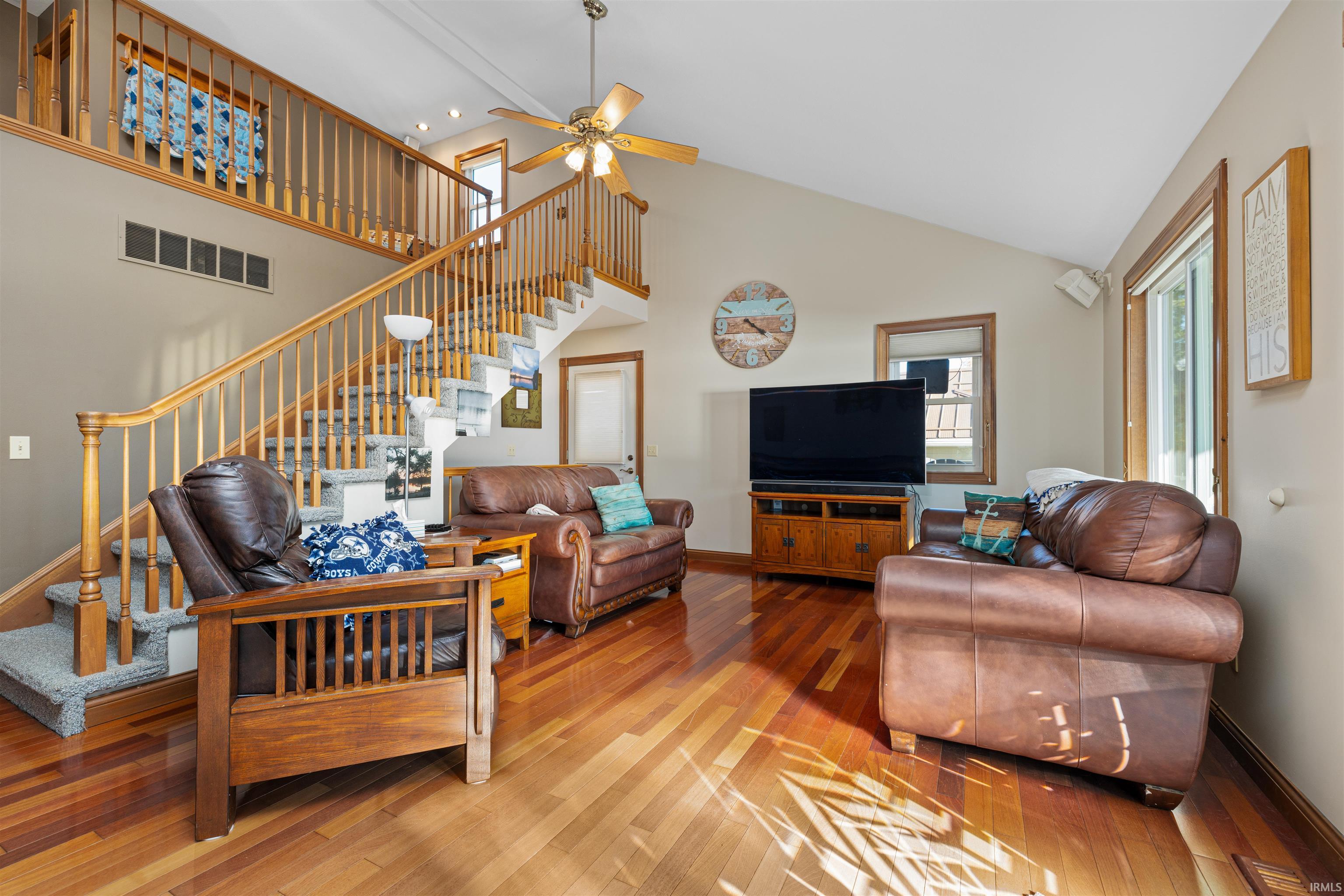 Photo 5 of 5552 N Willow Avenue