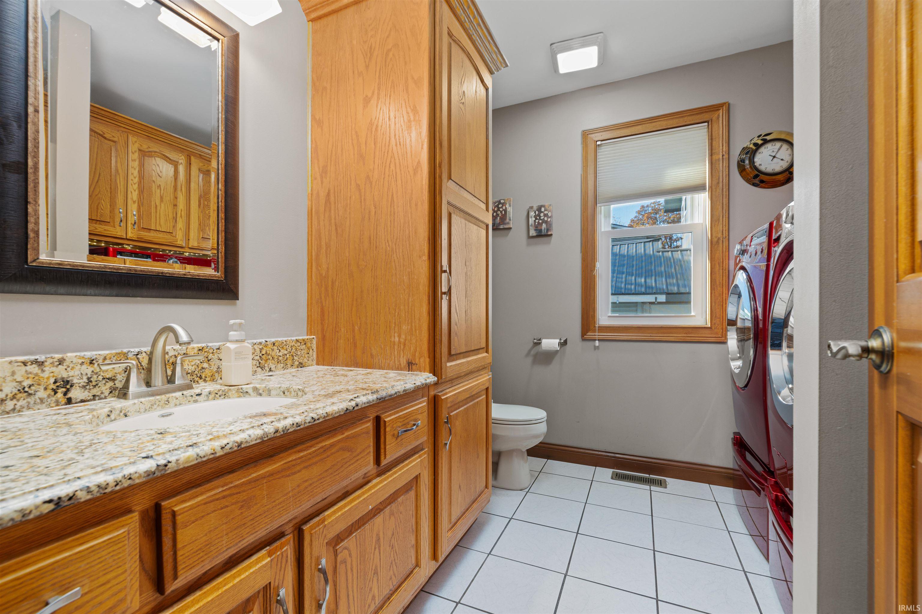 Photo 7 of 5552 N Willow Avenue