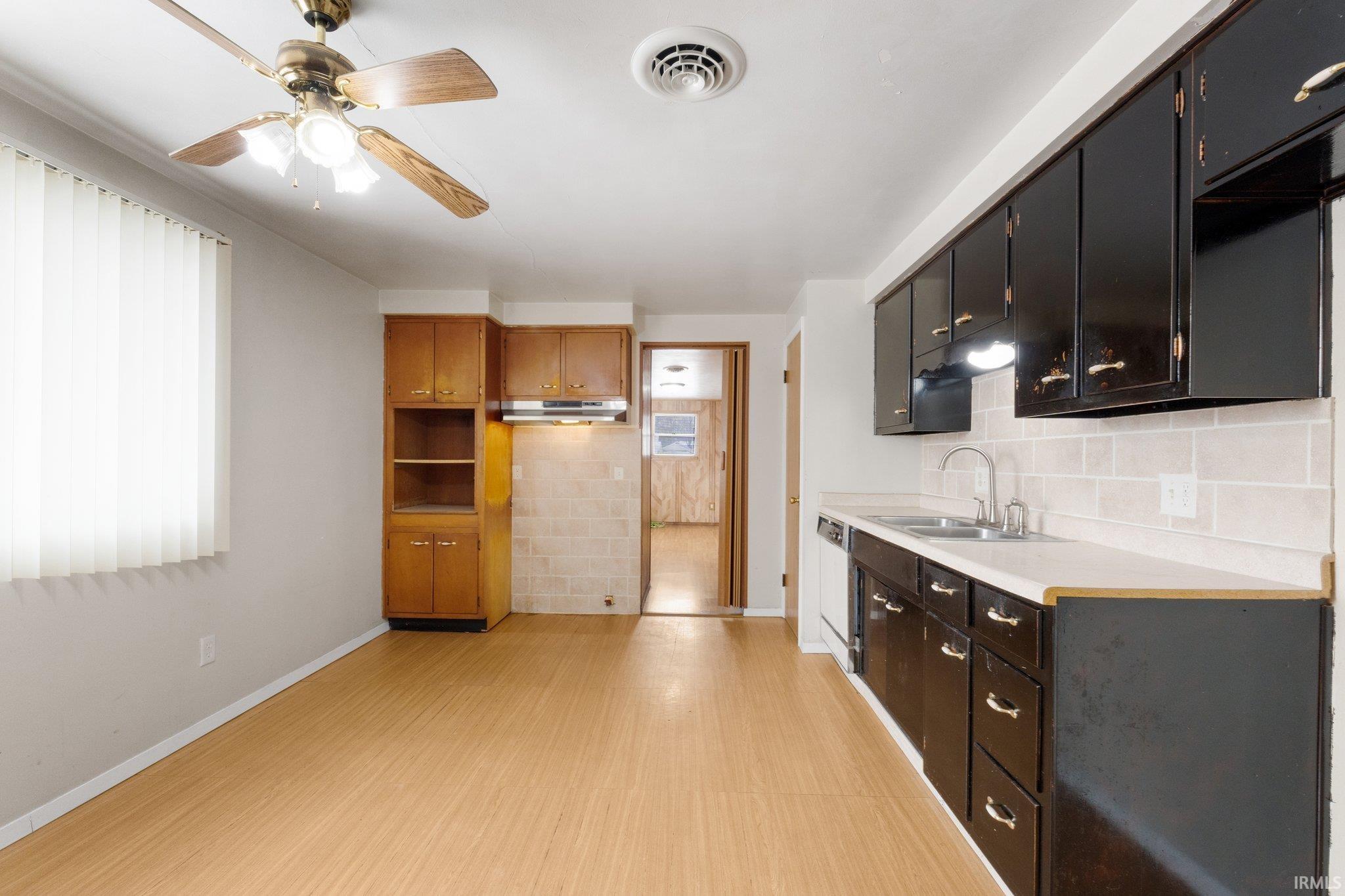 Photo 11 of 3212 Clermont Avenue