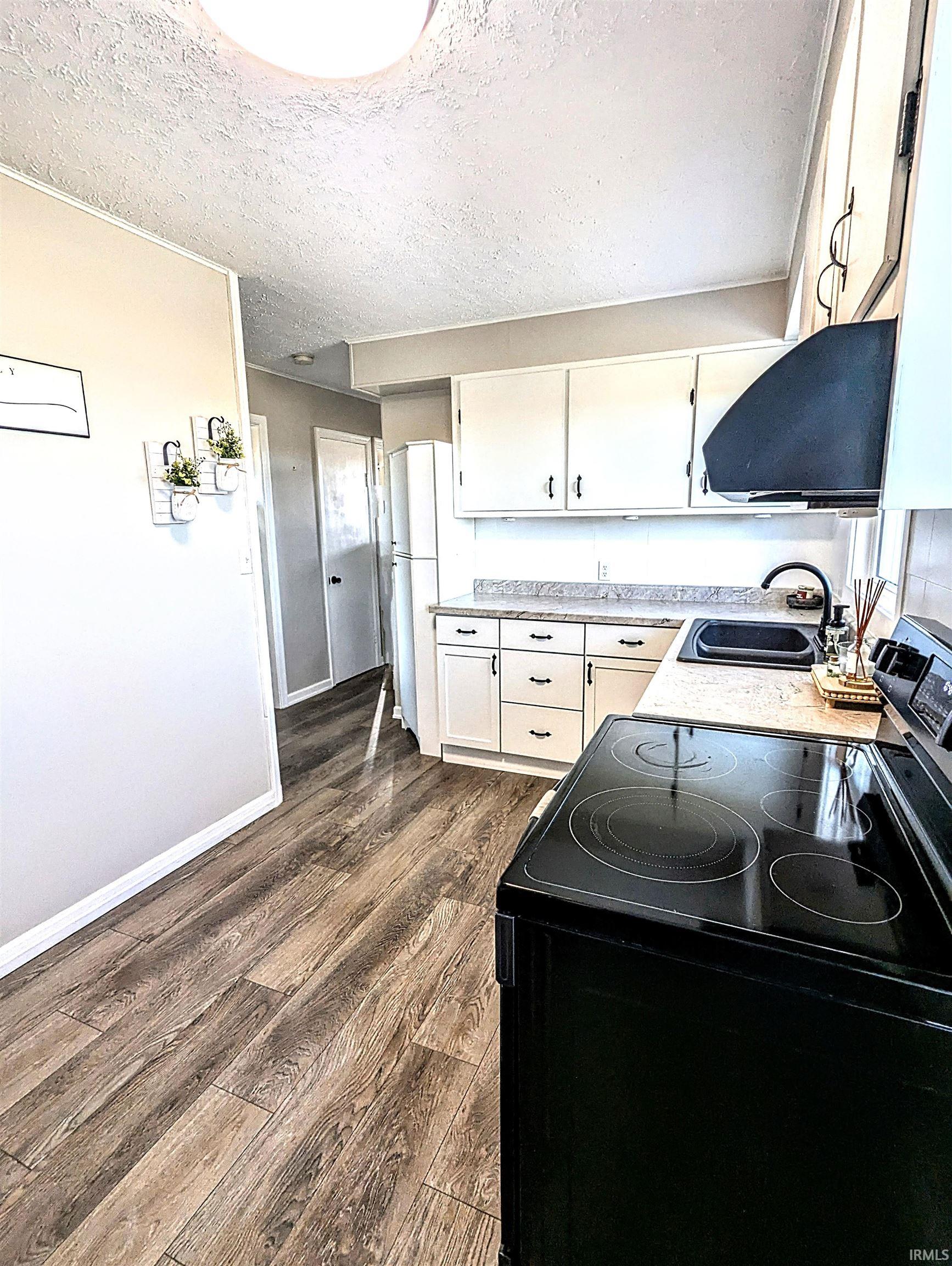 Photo 8 of 6019 S 600 W Road