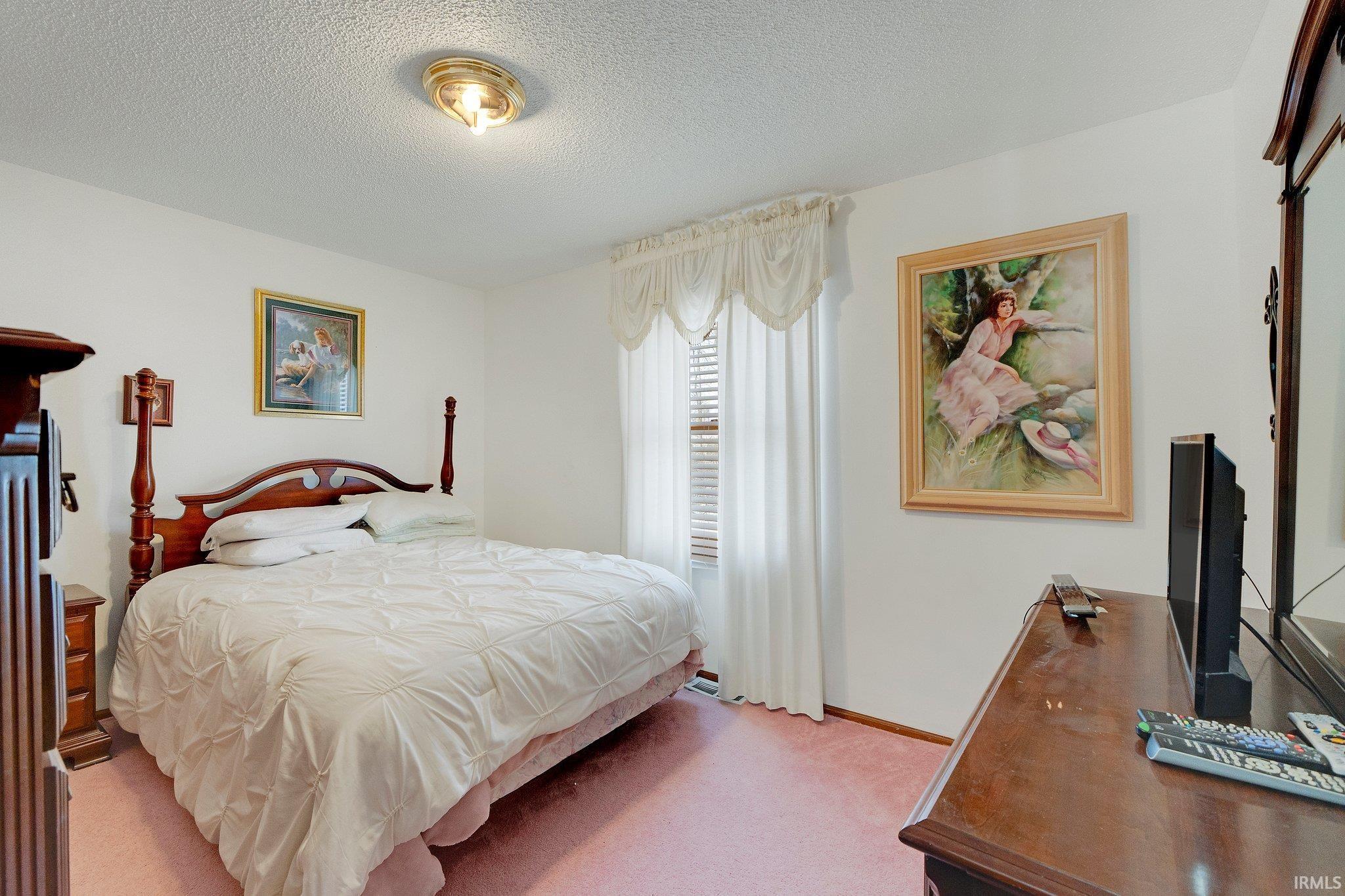 134 E Columbia Parkway