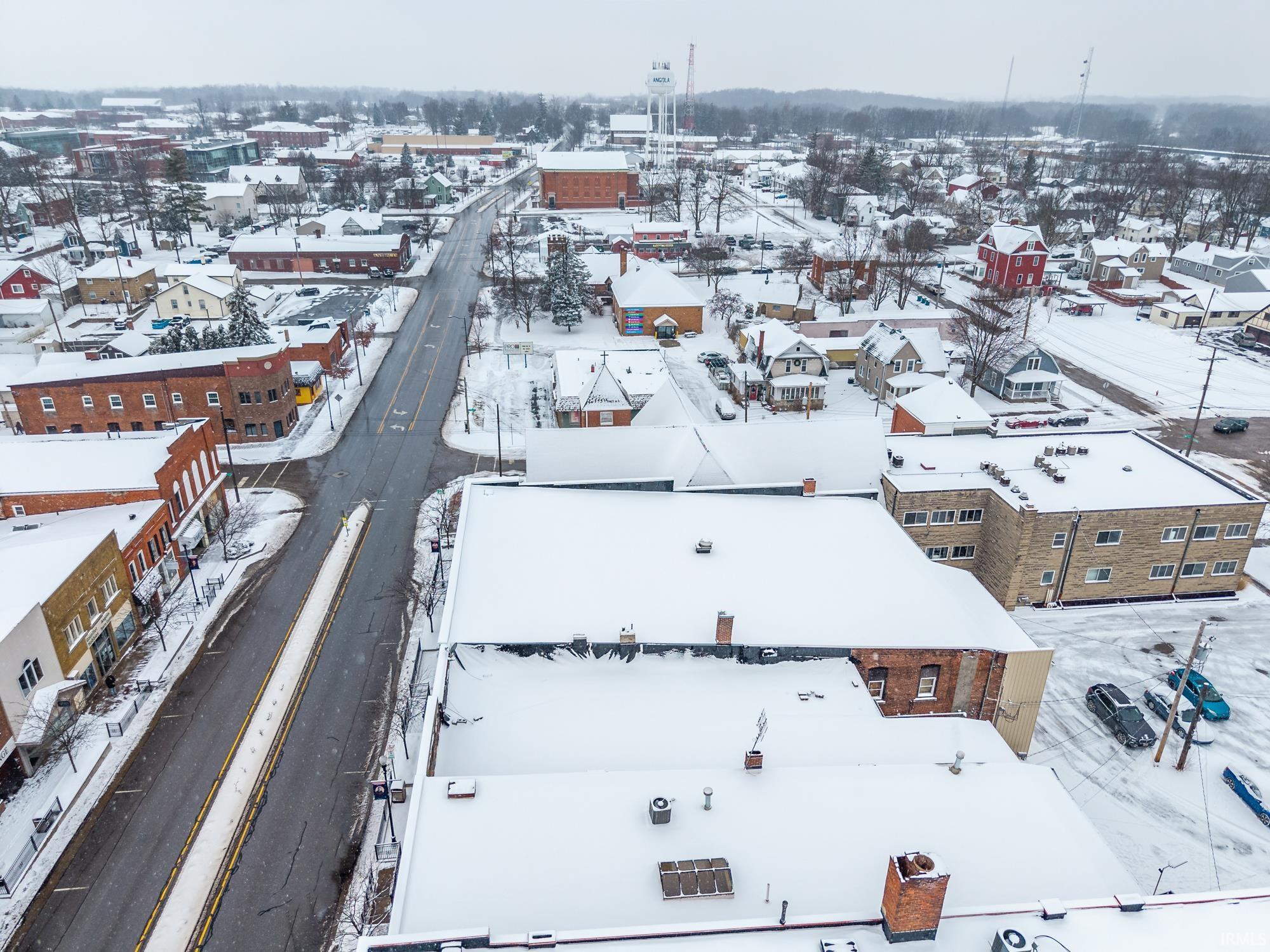Photo 6 of 214 W Maumee Street