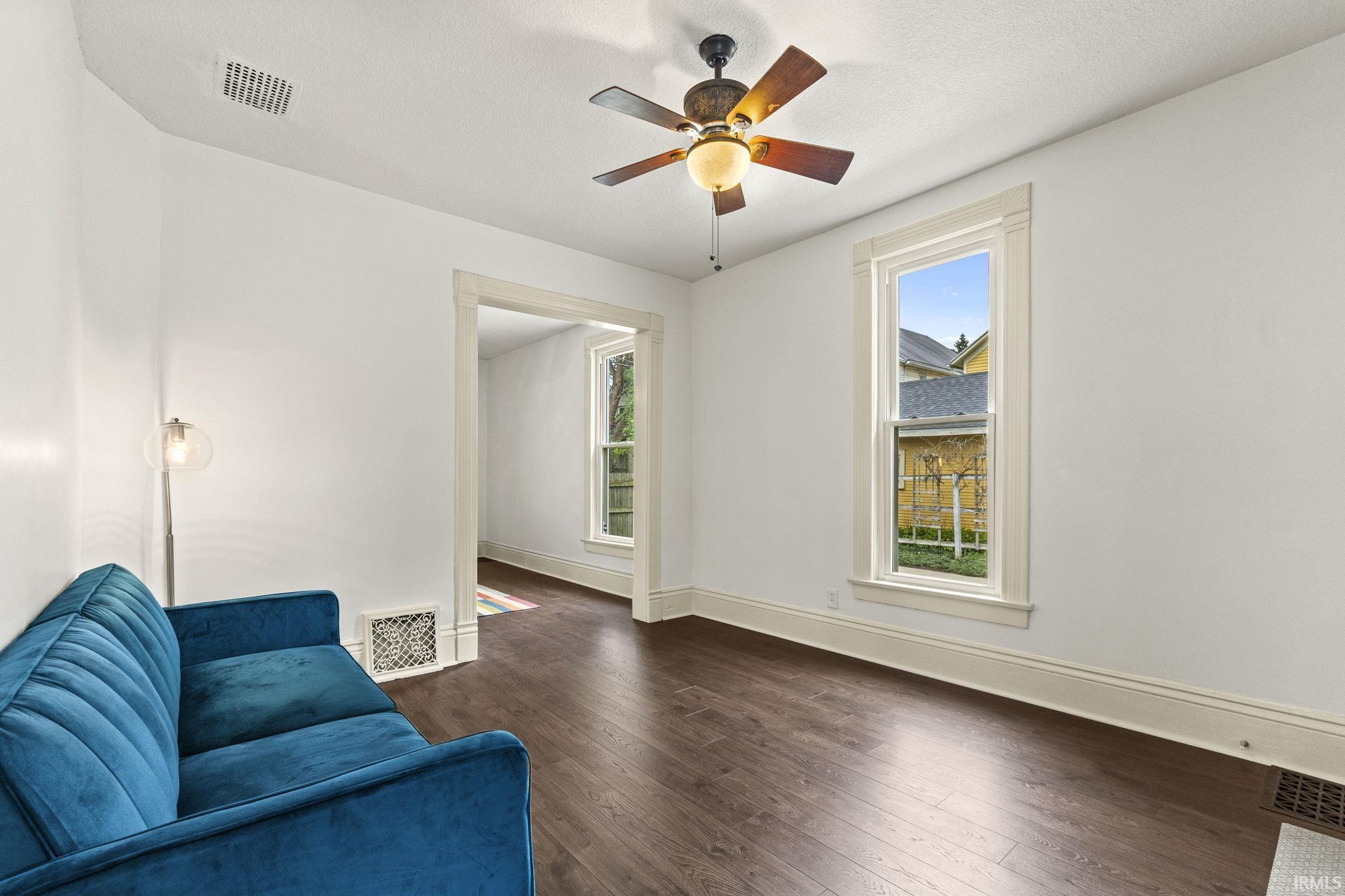 Photo 10 of 1125 Oneida Street