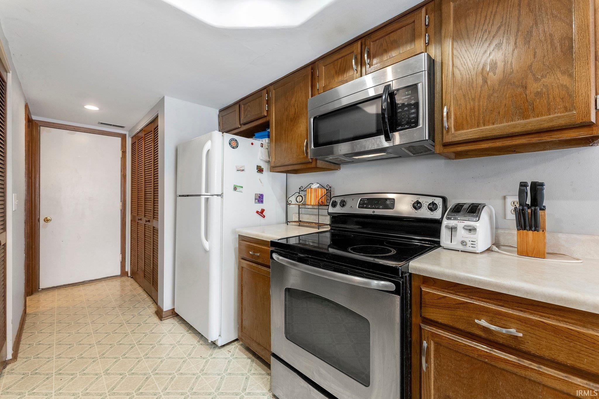 Photo 12 of 4940 Pinebrook Drive