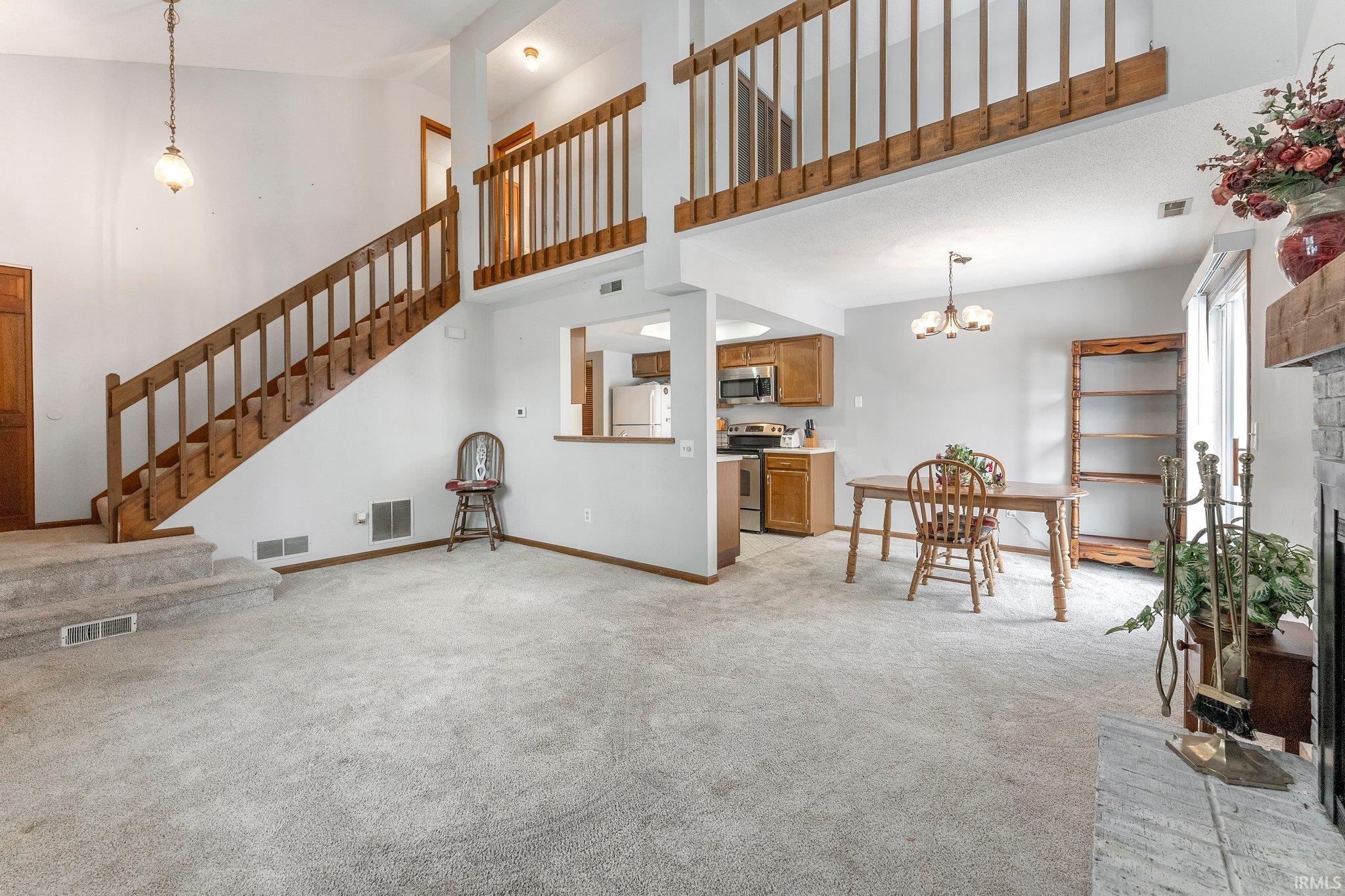 Photo 6 of 4940 Pinebrook Drive