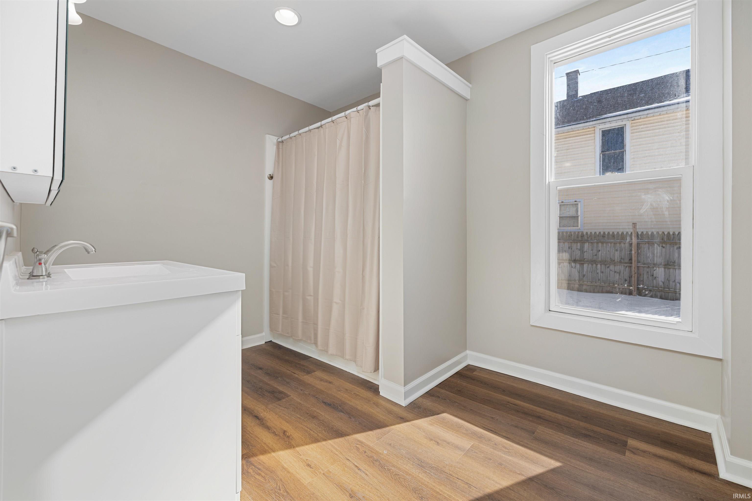 Photo 18 of 106 S Ijams Street