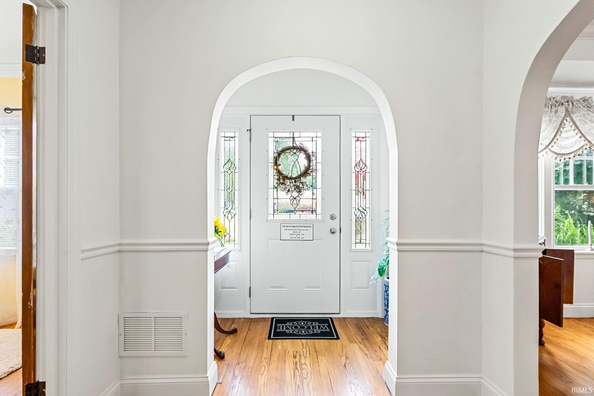 Photo 4 of 714 Bond Street