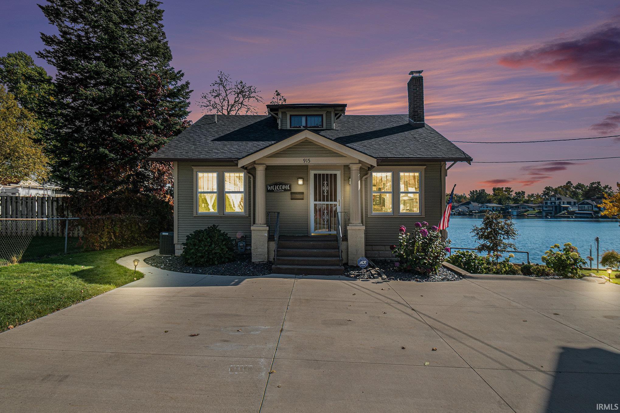 Photo 1 of 915 E Beardsley Avenue