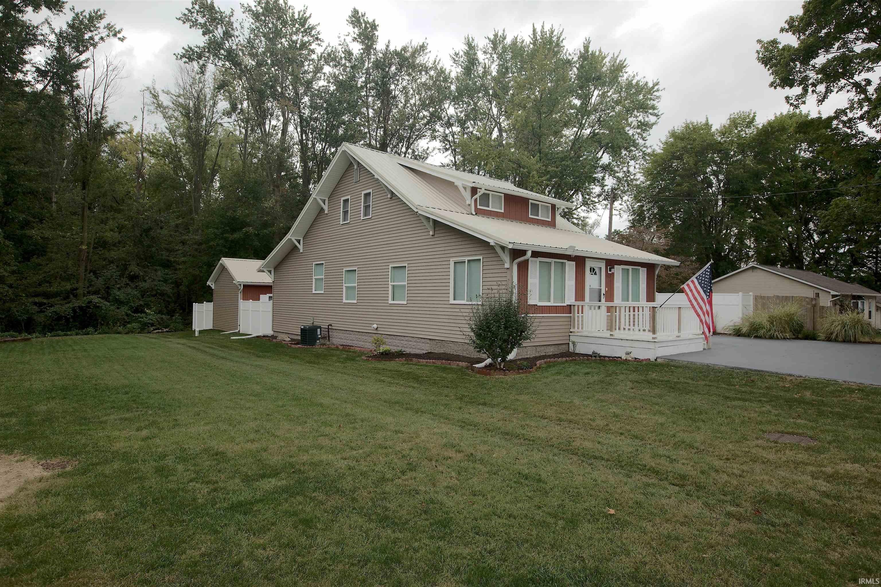 Photo 4 of 8629 E Hatchery Road