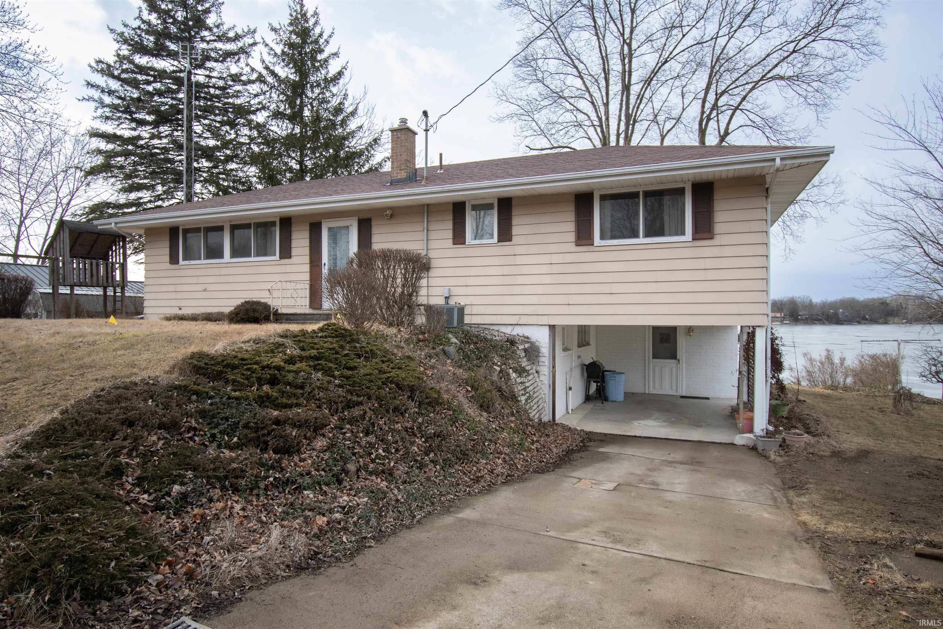 Photo 1 of 1895 W 570 N