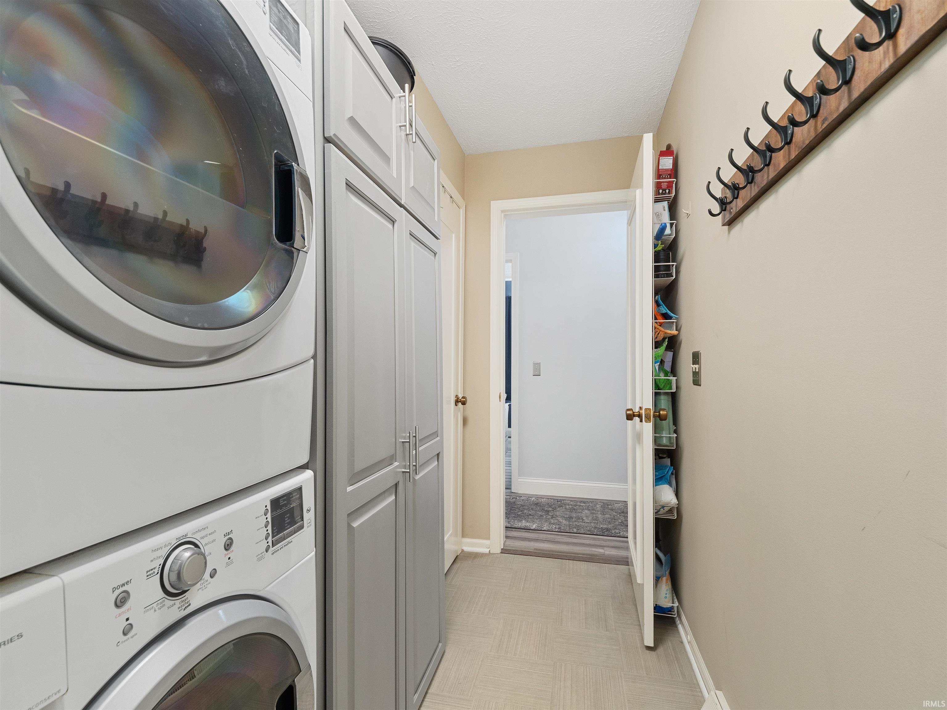 Photo 6 of 510 S Harkless Drive