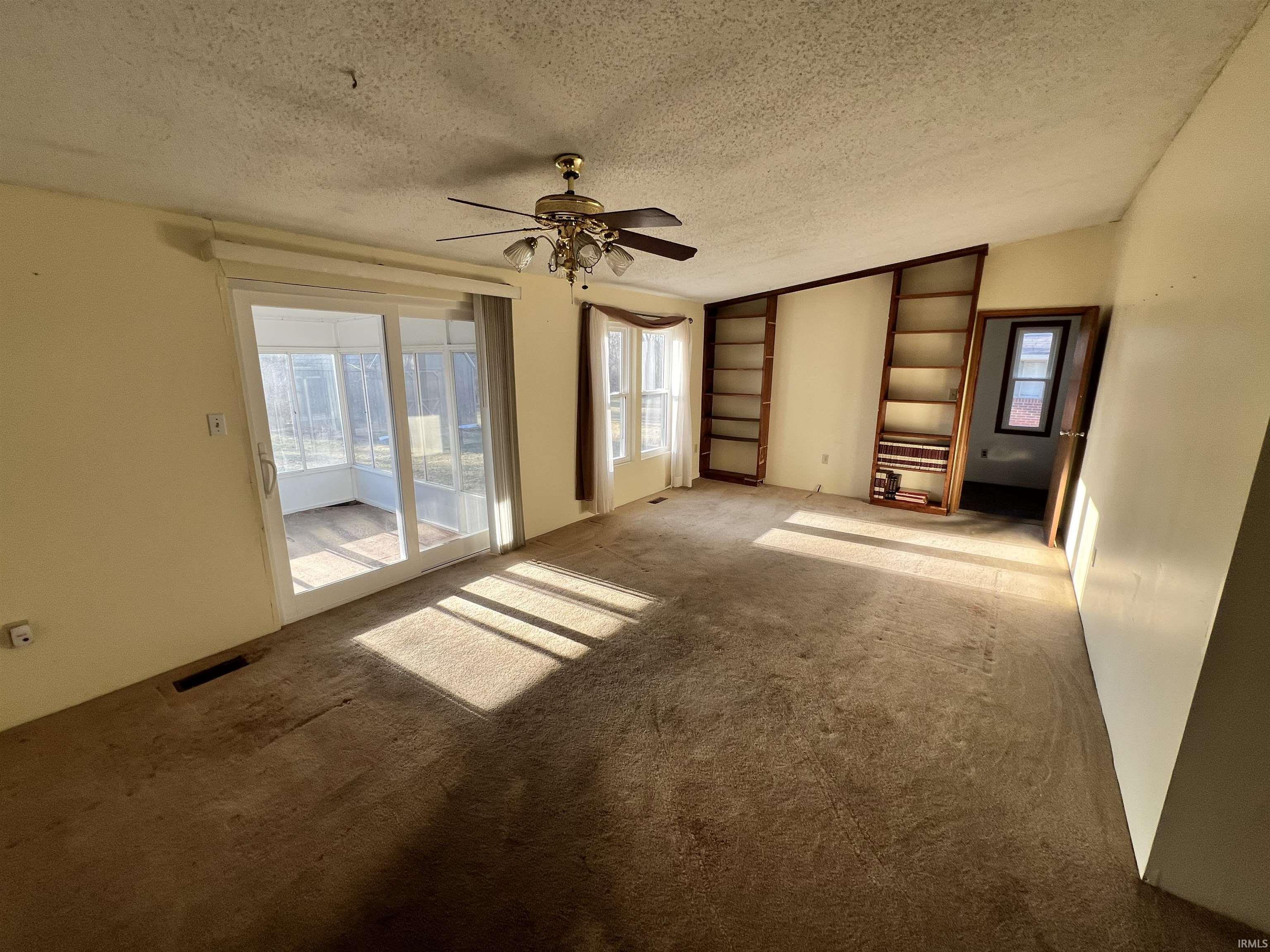 Photo 4 of 311 N Hickory Street