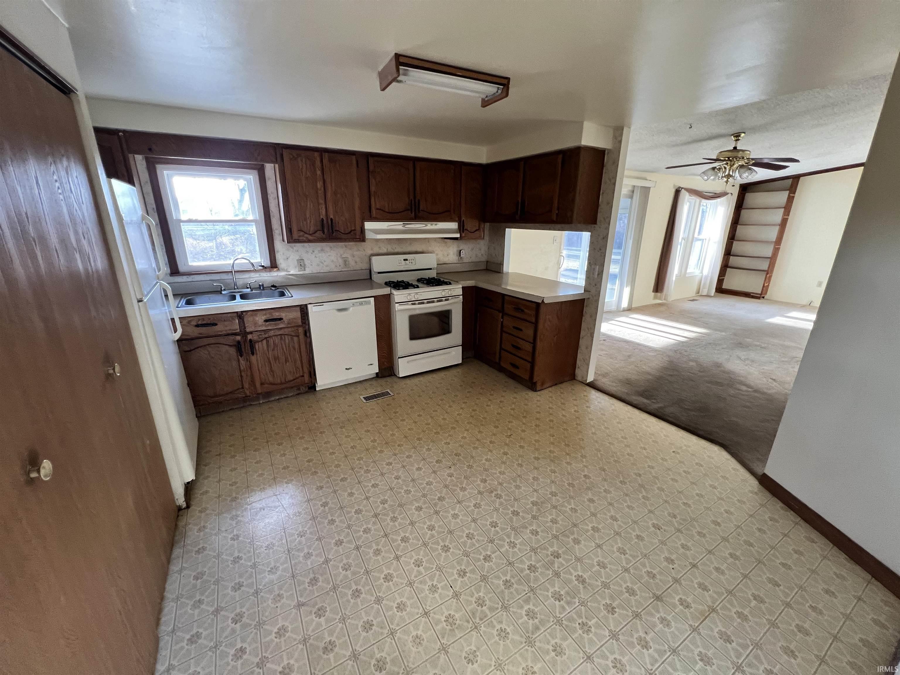 Photo 5 of 311 N Hickory Street