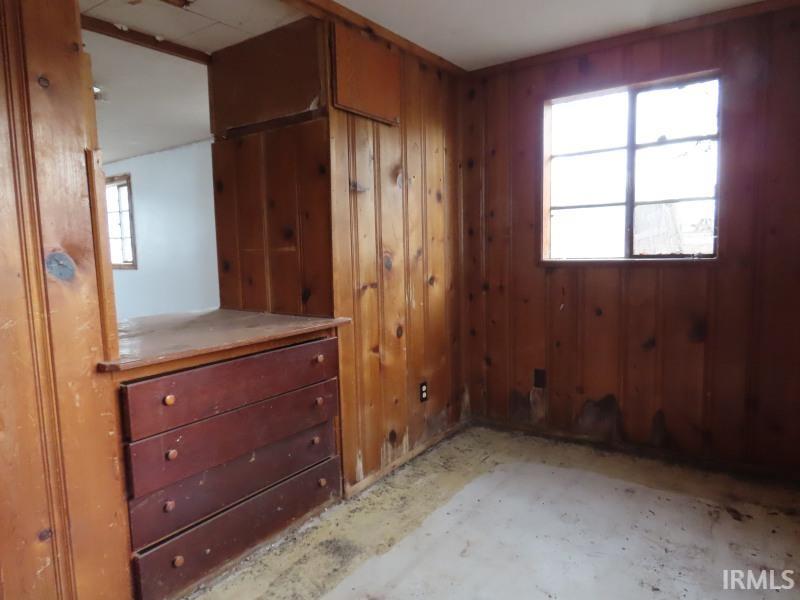 Photo 4 of 8727 S Hill Drive