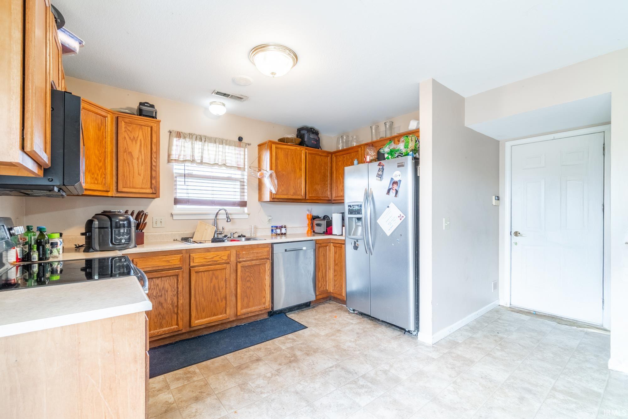 Photo 9 of 3827 Kingsbrook Way