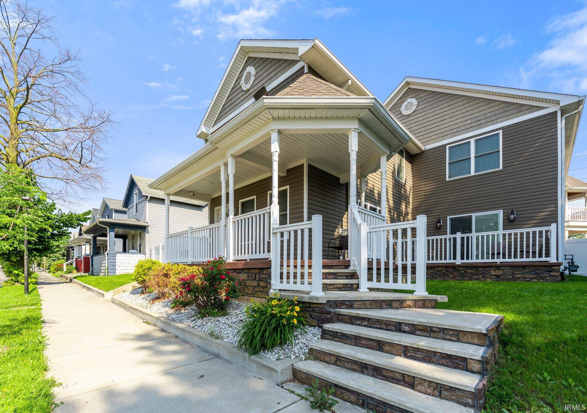 Photo 2 of 520 Lavina Street