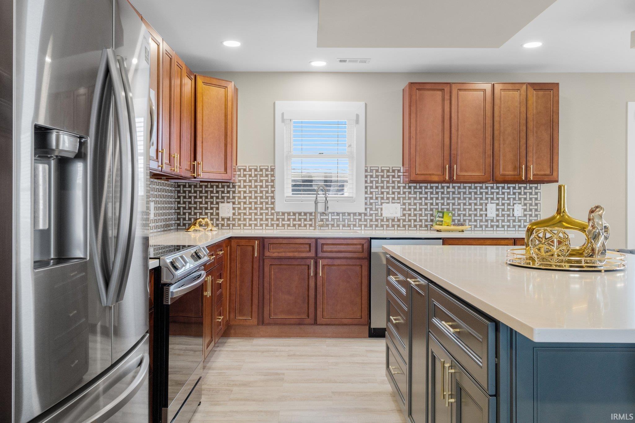 Photo 9 of 520 Lavina Street