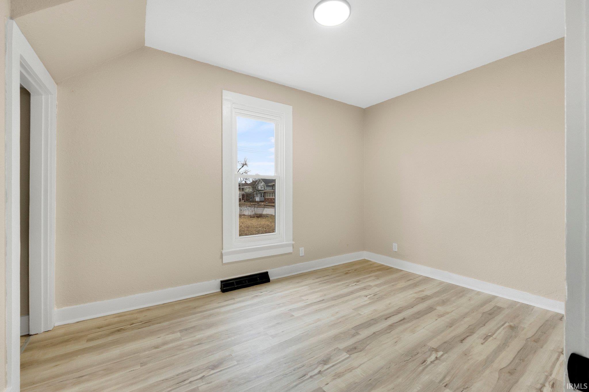 Photo 12 of 607 Kinsmoor Avenue