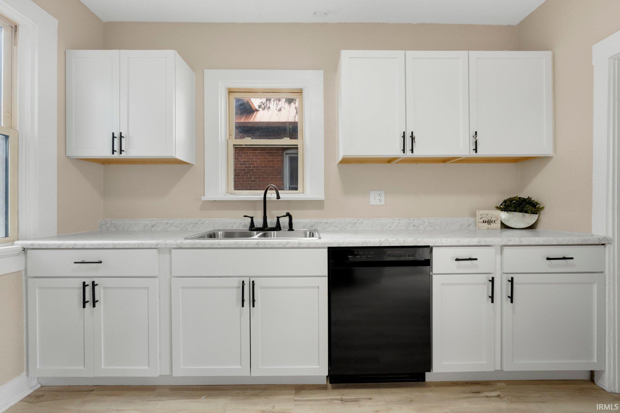 Photo 15 of 607 Kinsmoor Avenue