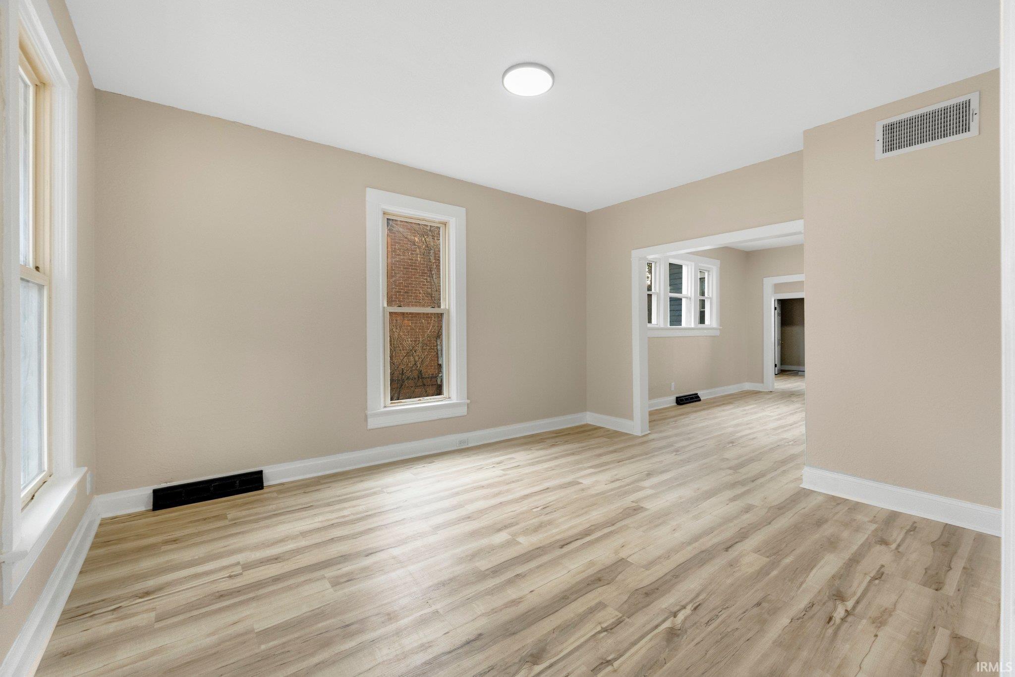 Photo 4 of 607 Kinsmoor Avenue