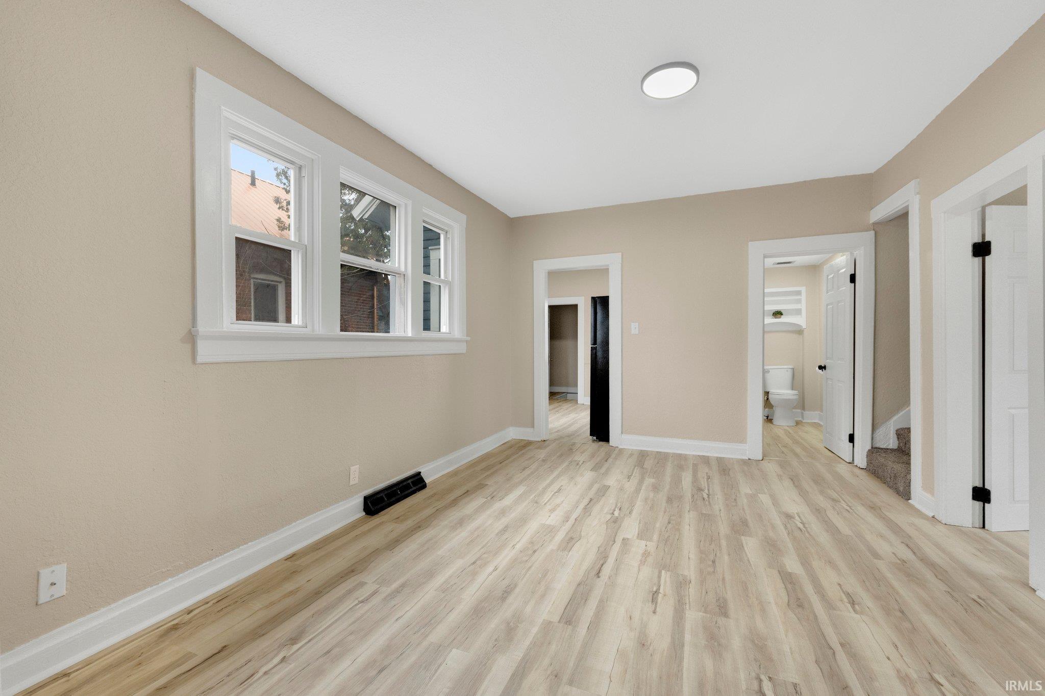 Photo 9 of 607 Kinsmoor Avenue