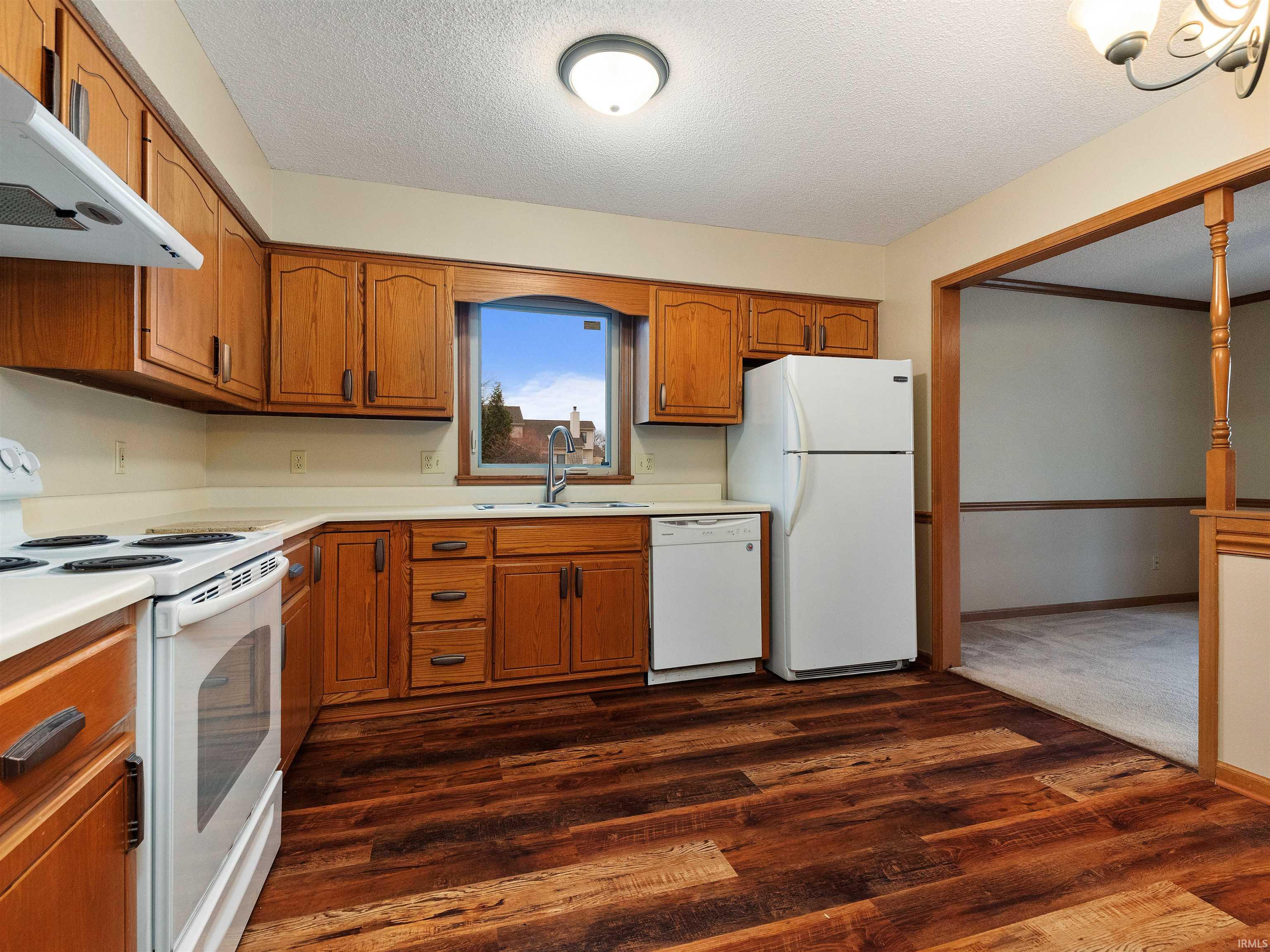 Photo 10 of 8907 Sunburst Lane