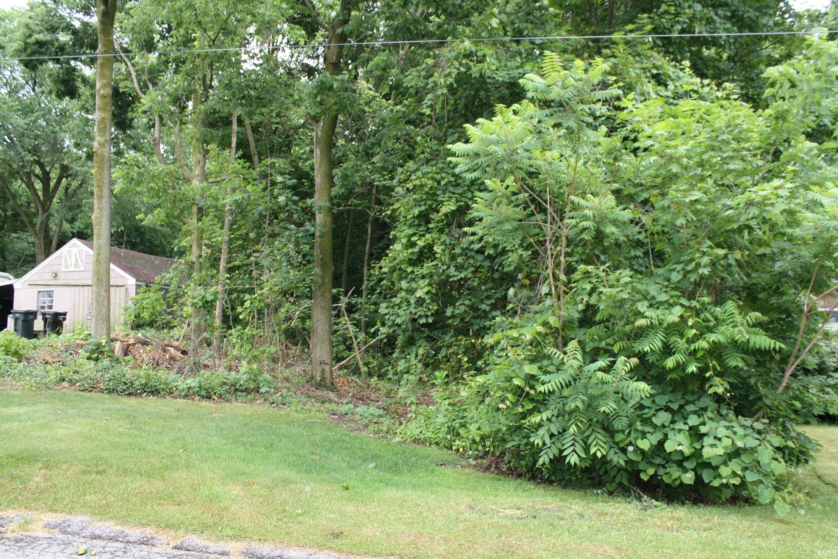 Homes for sale in South Bend, IN | 18 W Tasher St, South Bend, IN 46614 | MLS# 202507011