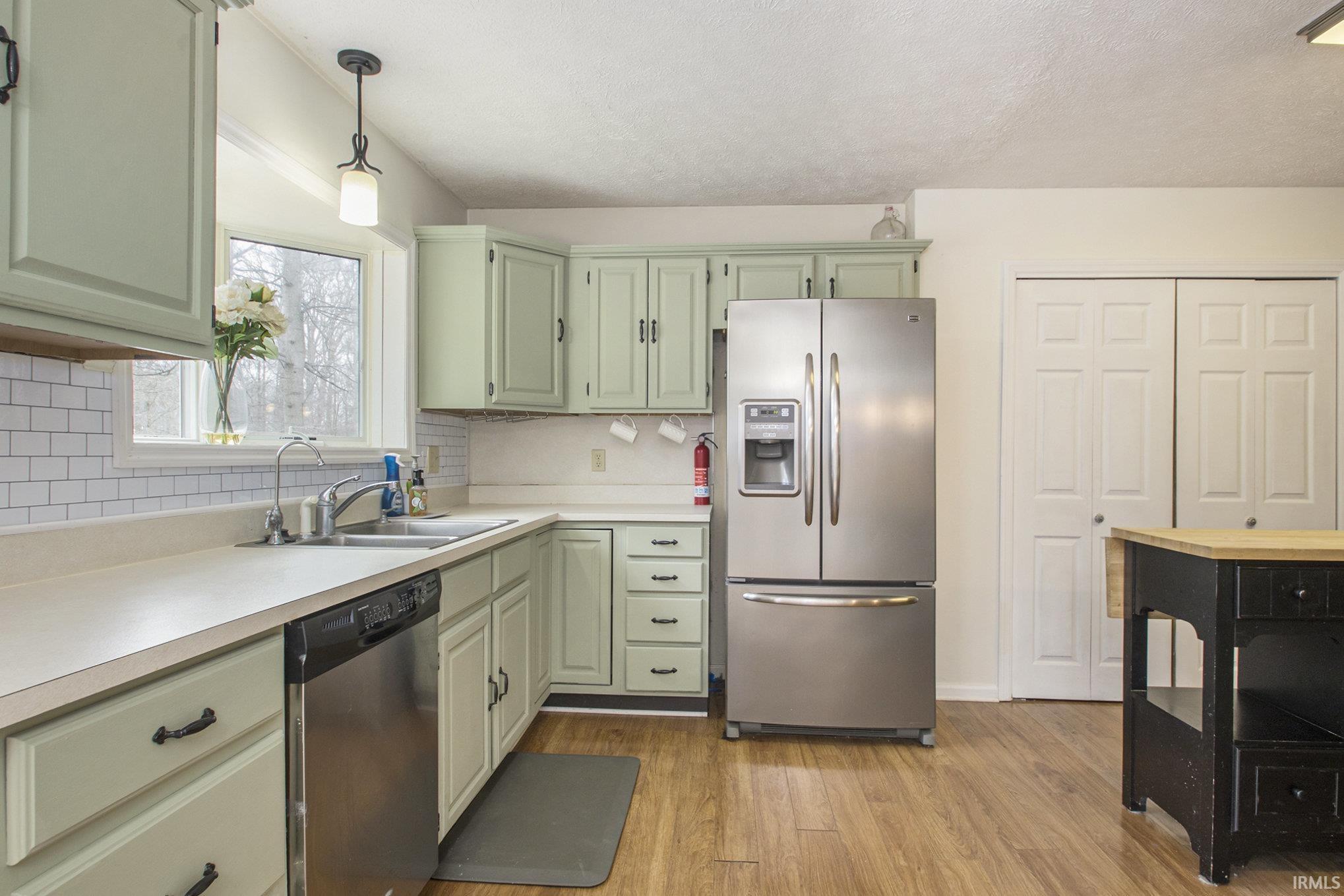 Photo 8 of 2564 S Southwood Drive