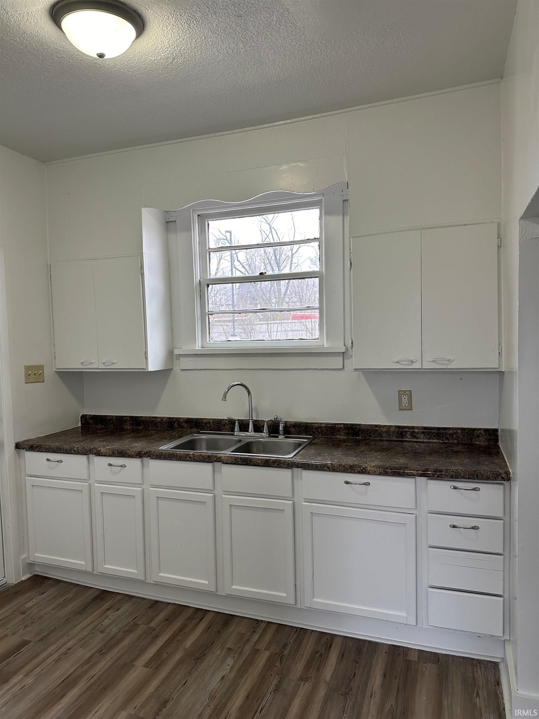 Photo 5 of 1319 McCulloch Street