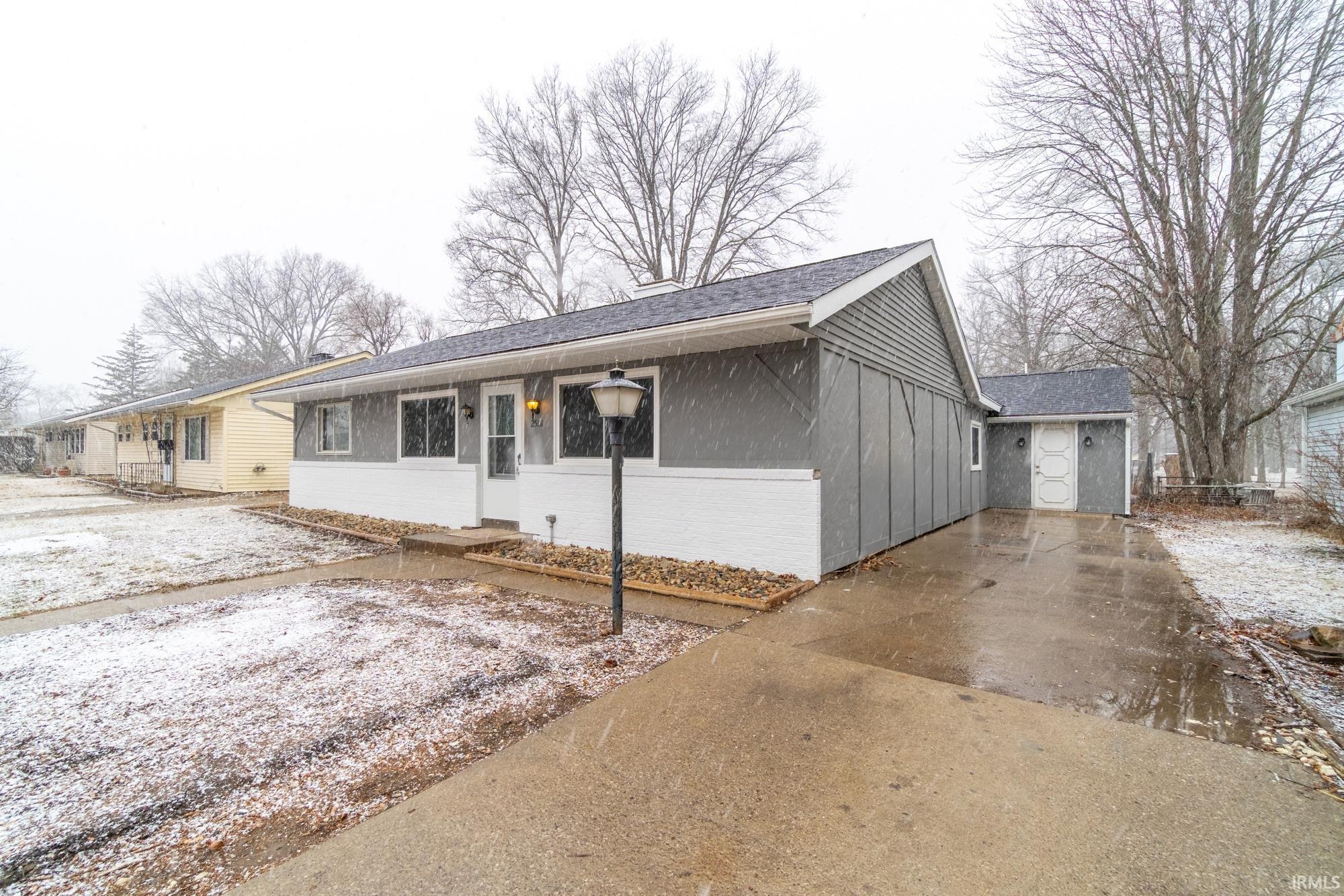Photo 2 of 2501 Hazelwood Avenue