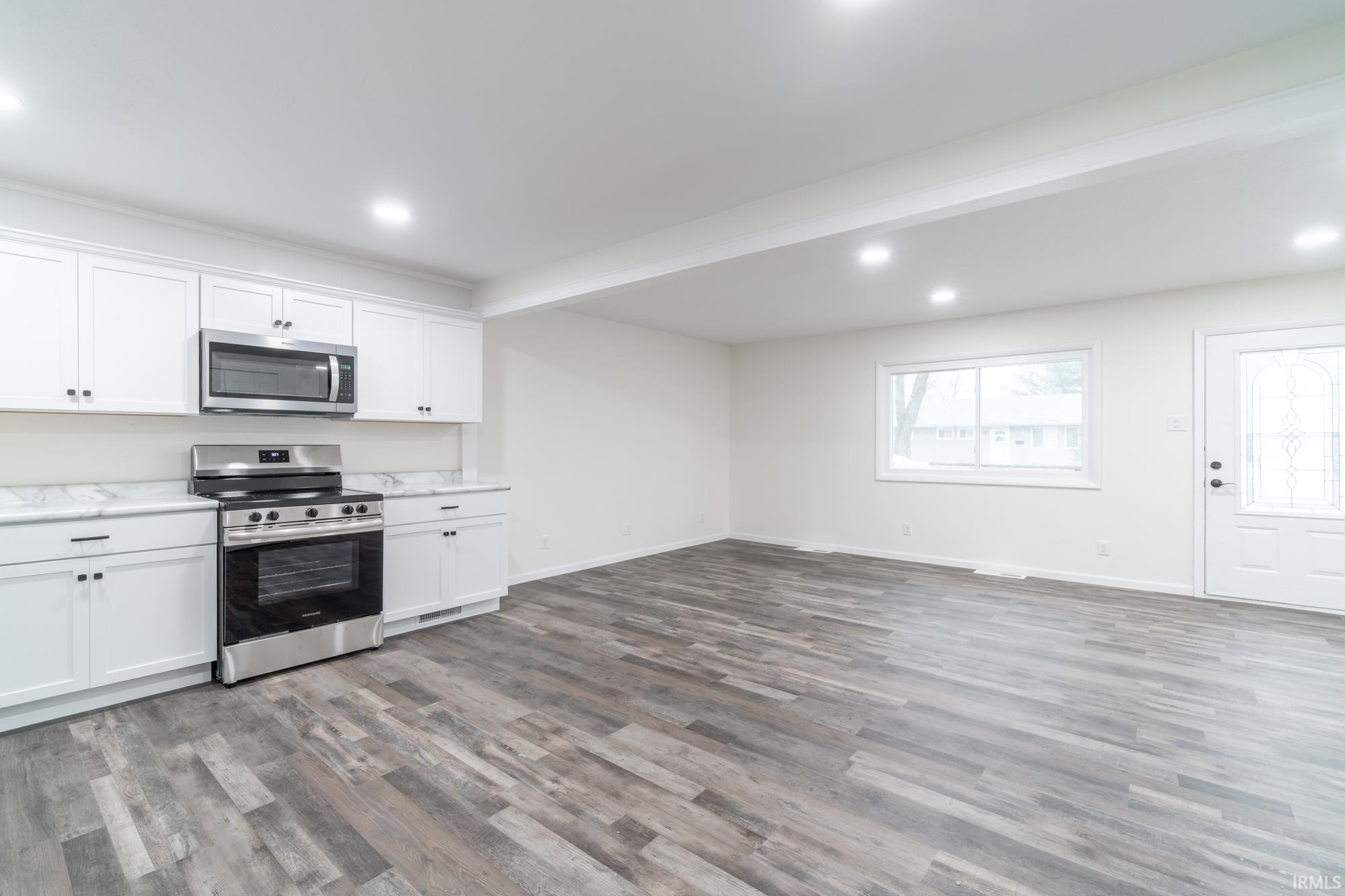 Photo 5 of 2501 Hazelwood Avenue