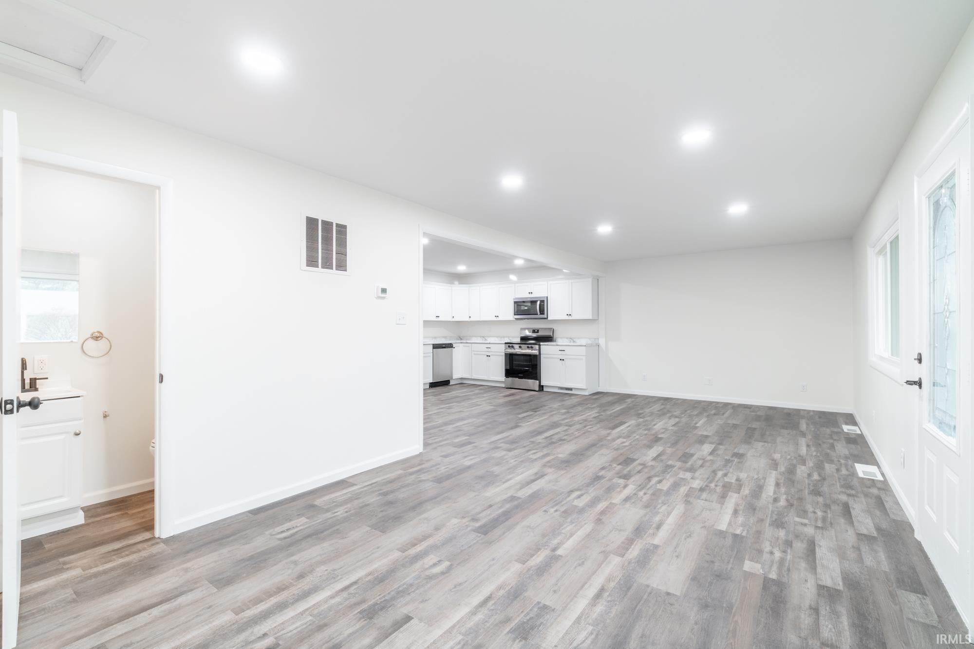 Photo 7 of 2501 Hazelwood Avenue