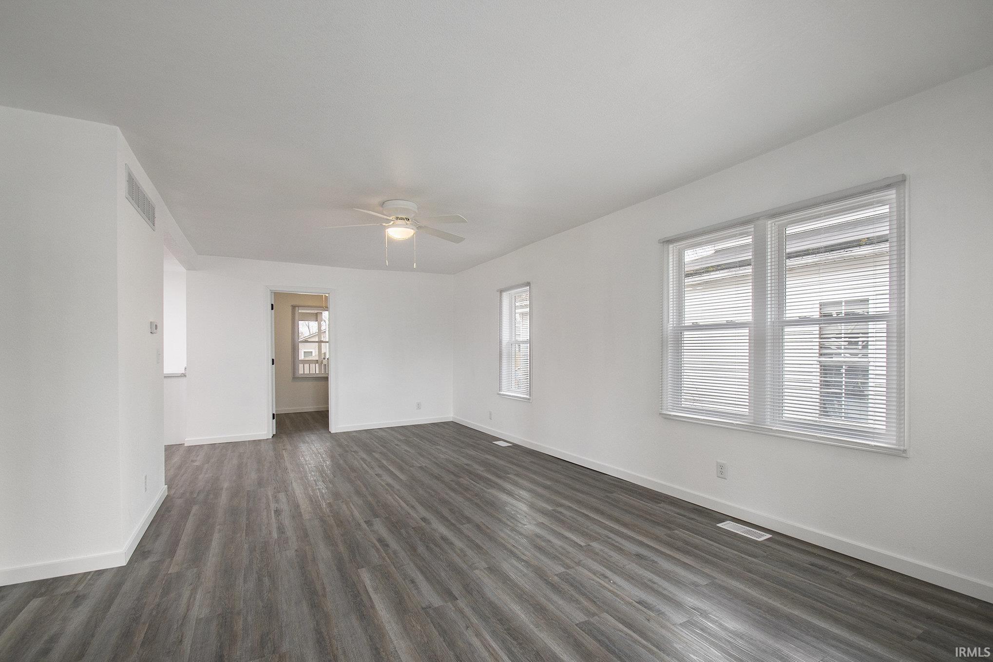 Photo 3 of 204 Metzler Avenue