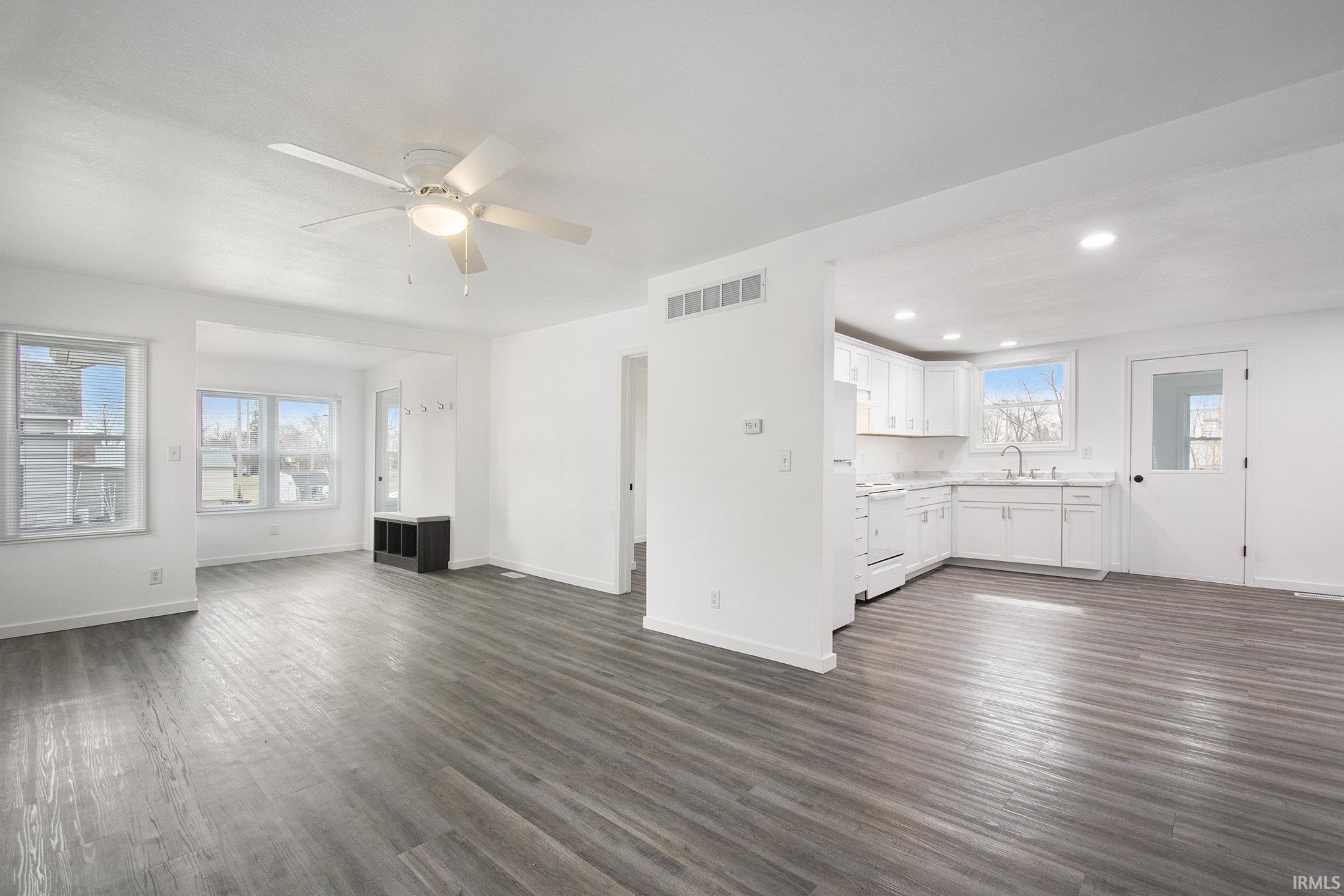 Photo 5 of 204 Metzler Avenue