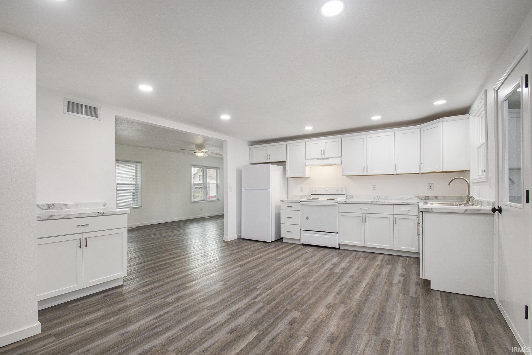 Photo 7 of 204 Metzler Avenue